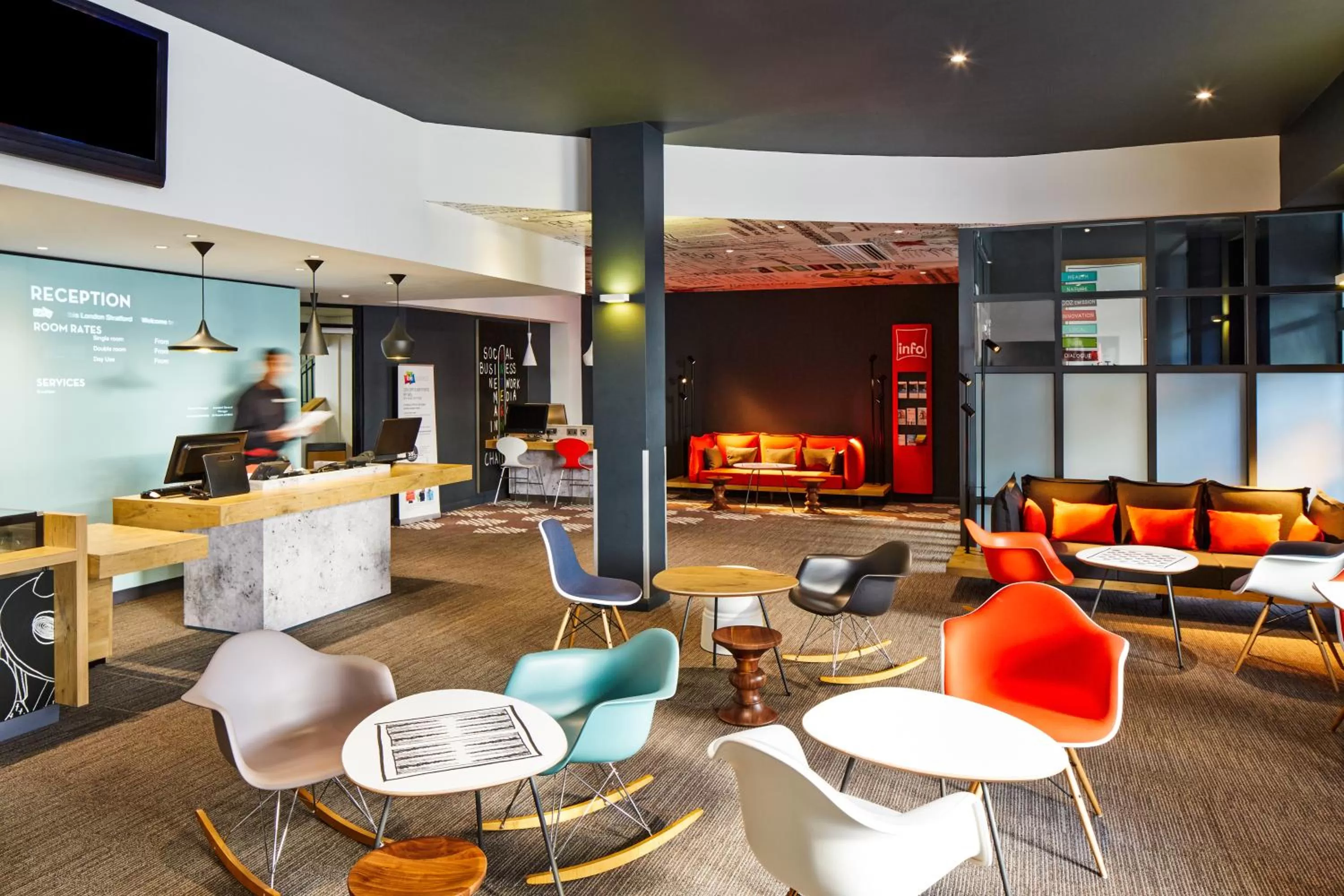 Lobby or reception in ibis London Stratford