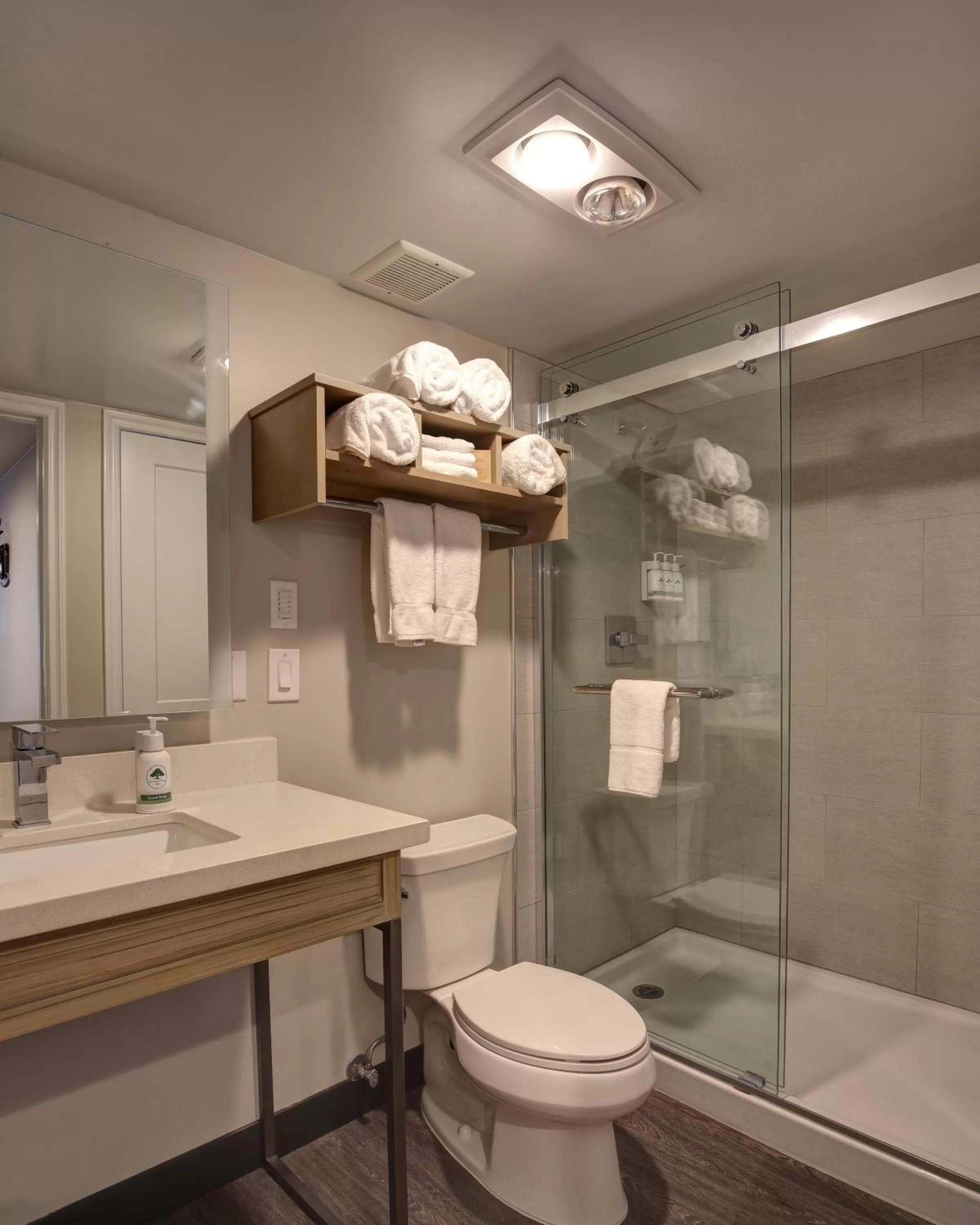 Shower in GreenTree Inn Flagstaff