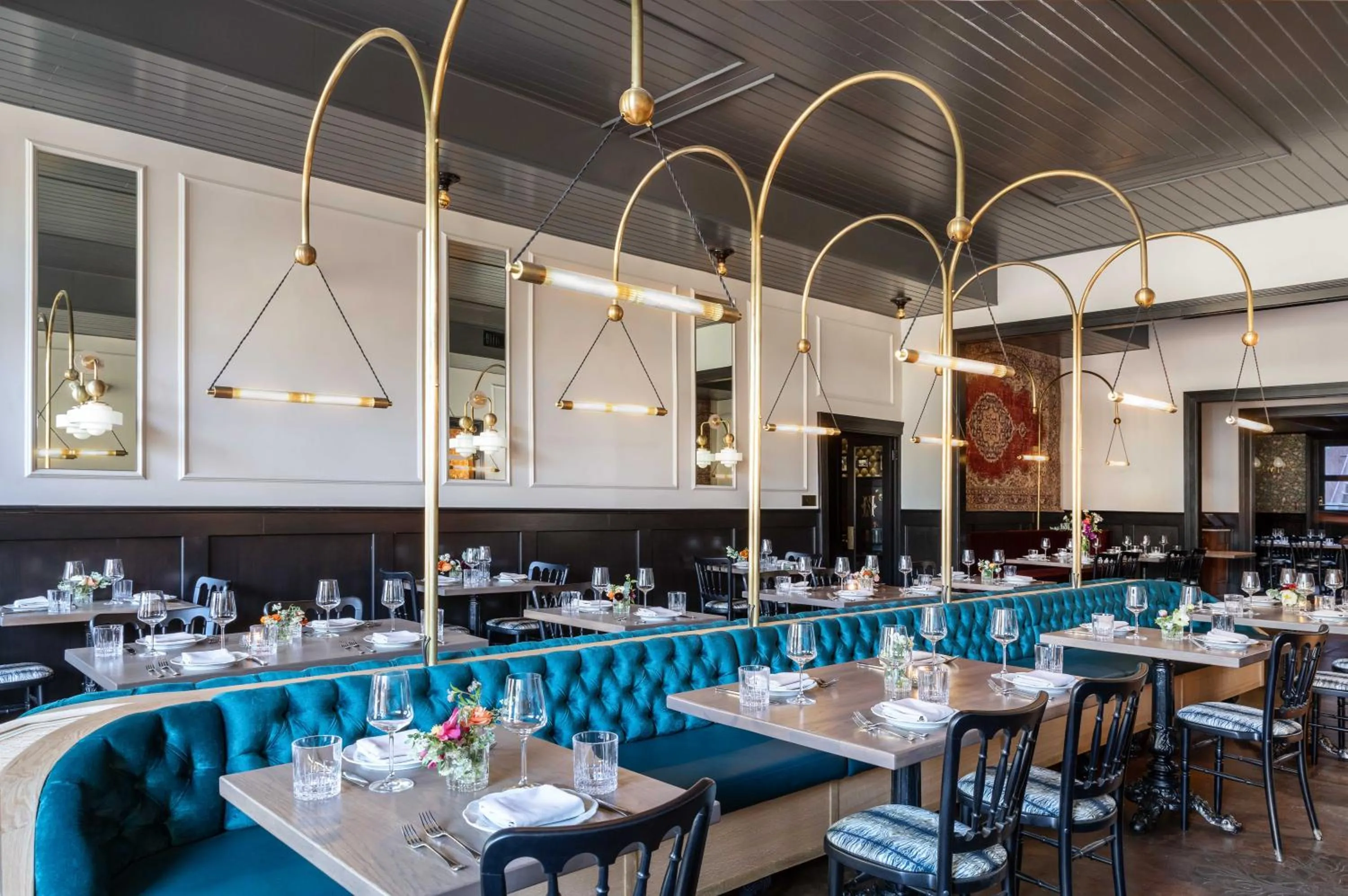 Restaurant/places to eat in National Exchange Hotel