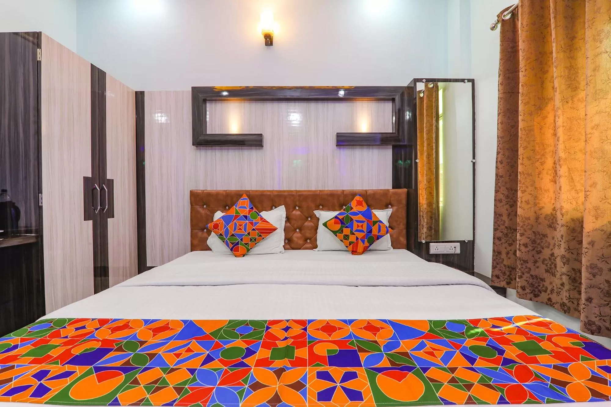 Bed in FabHotel Lumbini International - Nr Sarnath Museum