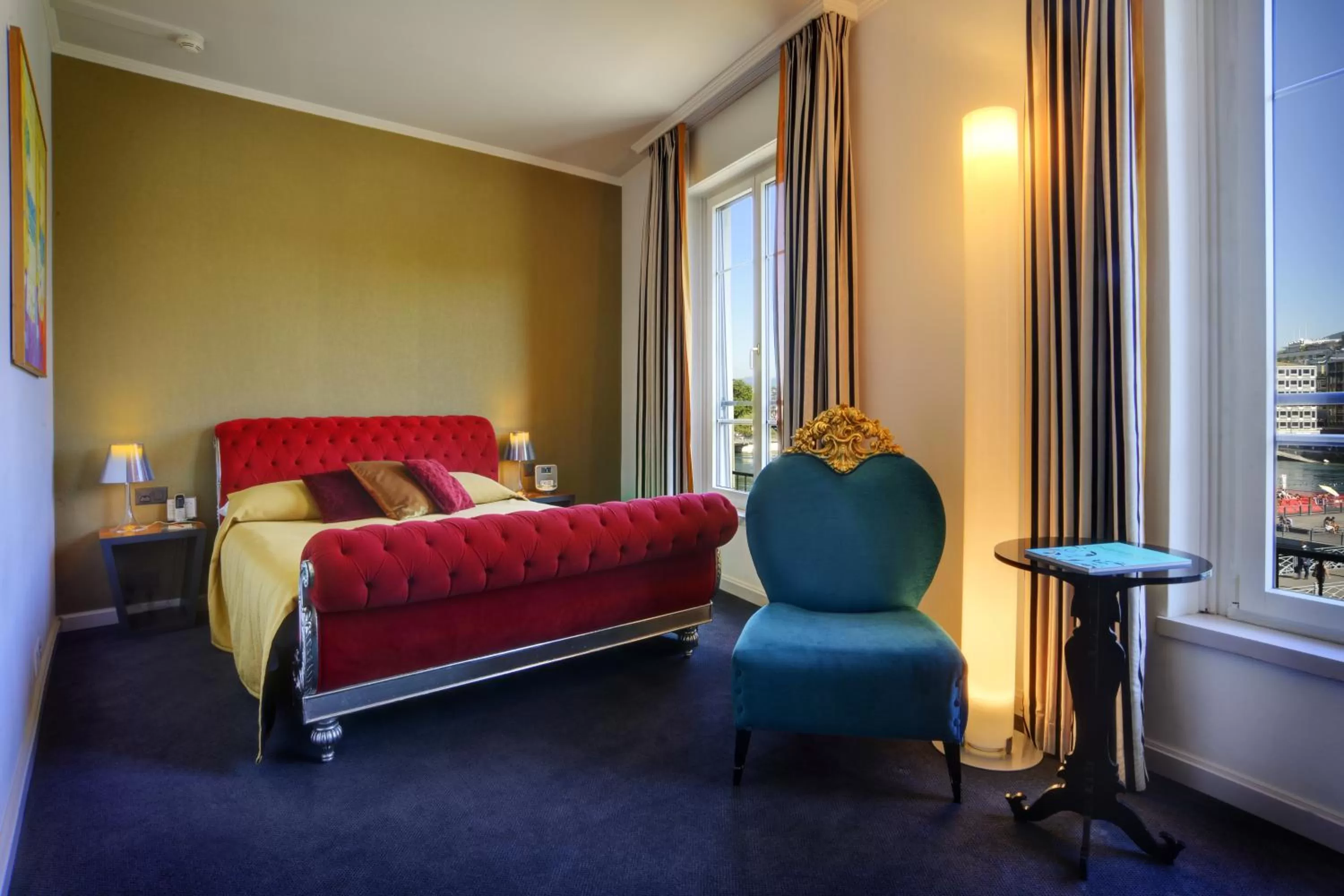 Photo of the whole room, Bed in The Ambassador