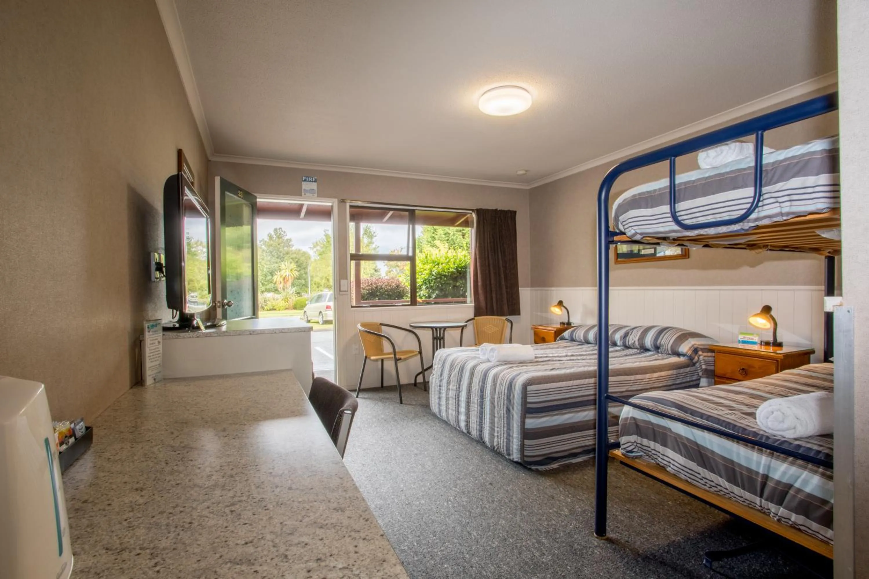 Bedroom, Bed in Te Anau Top 10 Holiday Park and Motels