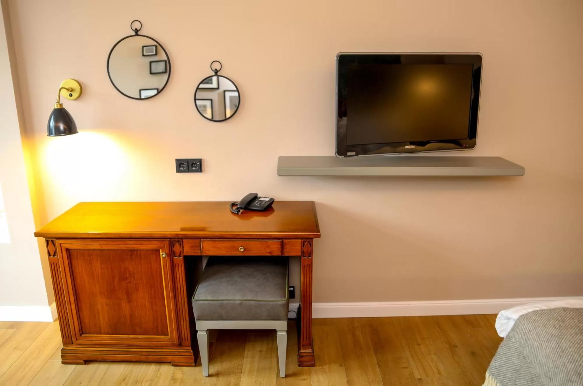 TV and multimedia in Nordseehotel Kröger