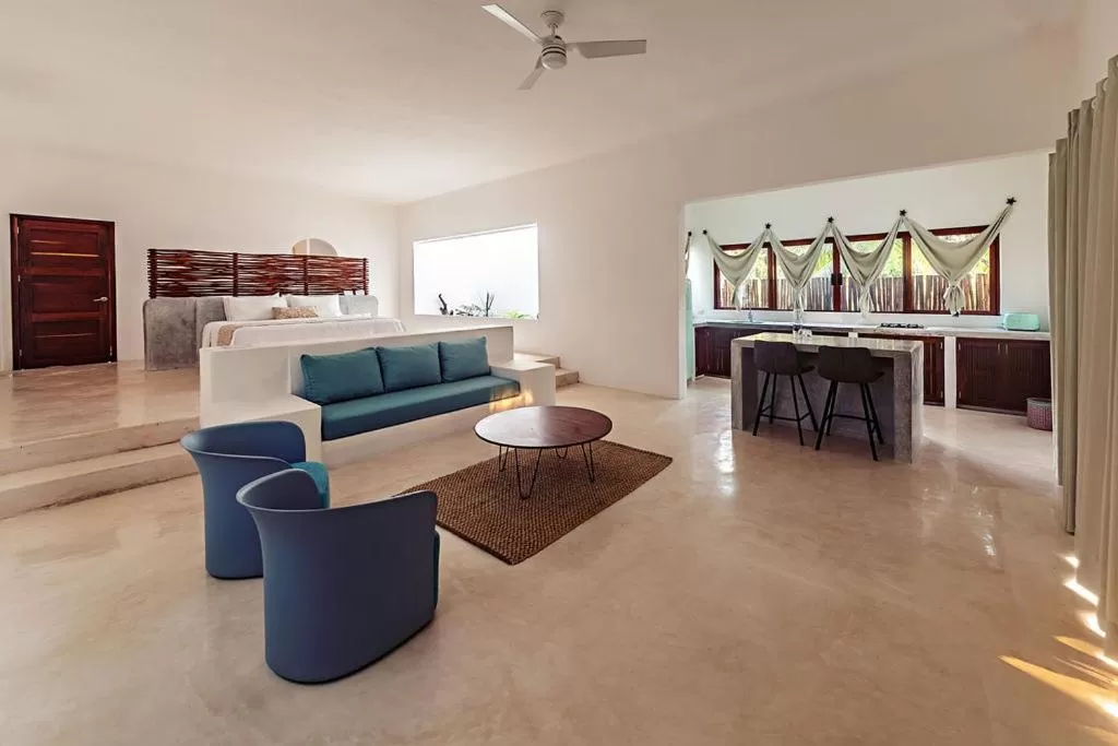 Superior King Suite in Mi Kasa Tu Kasa Bacalar