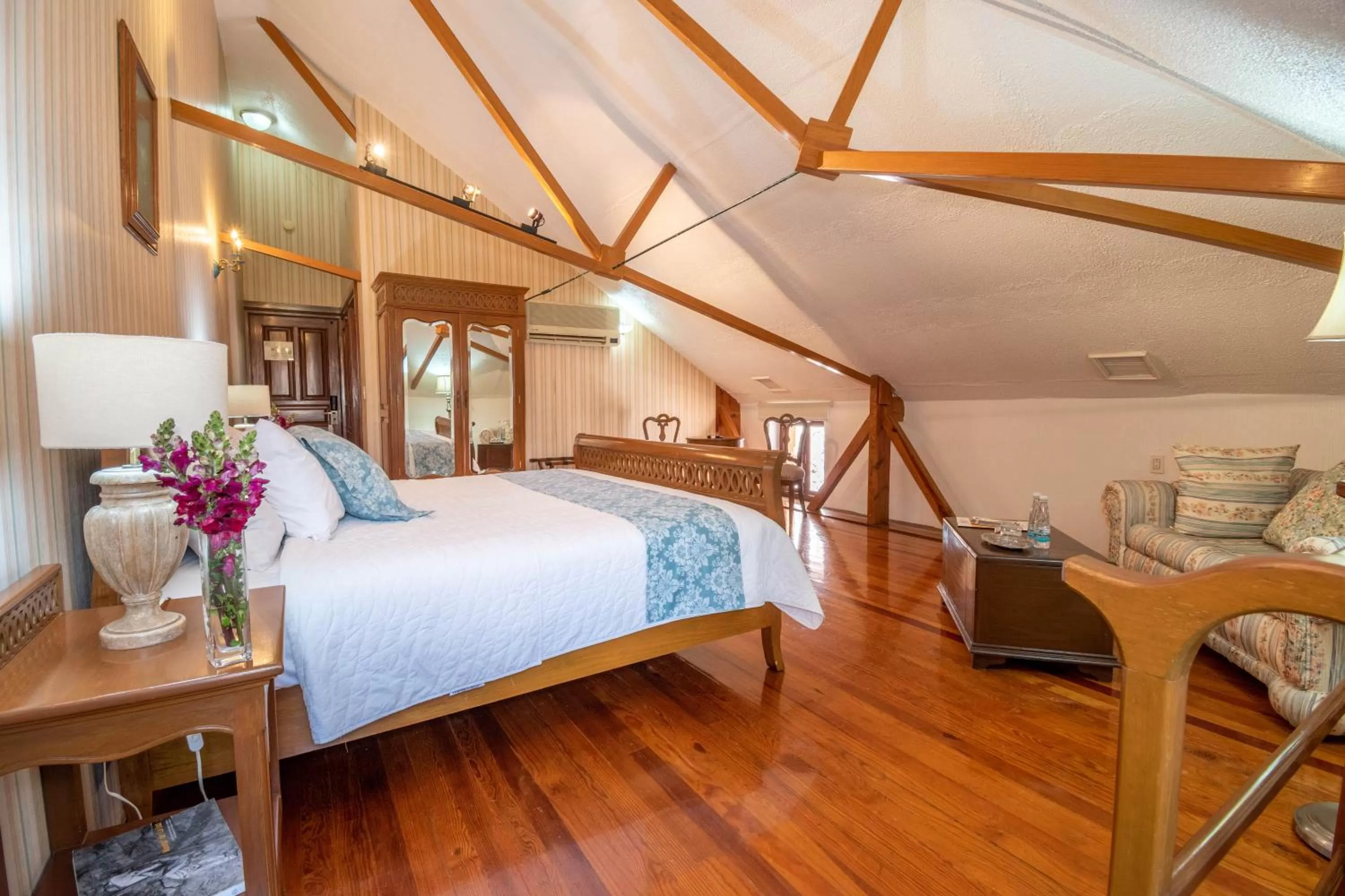 Photo of the whole room in Quinta Las Acacias Hotel Boutique