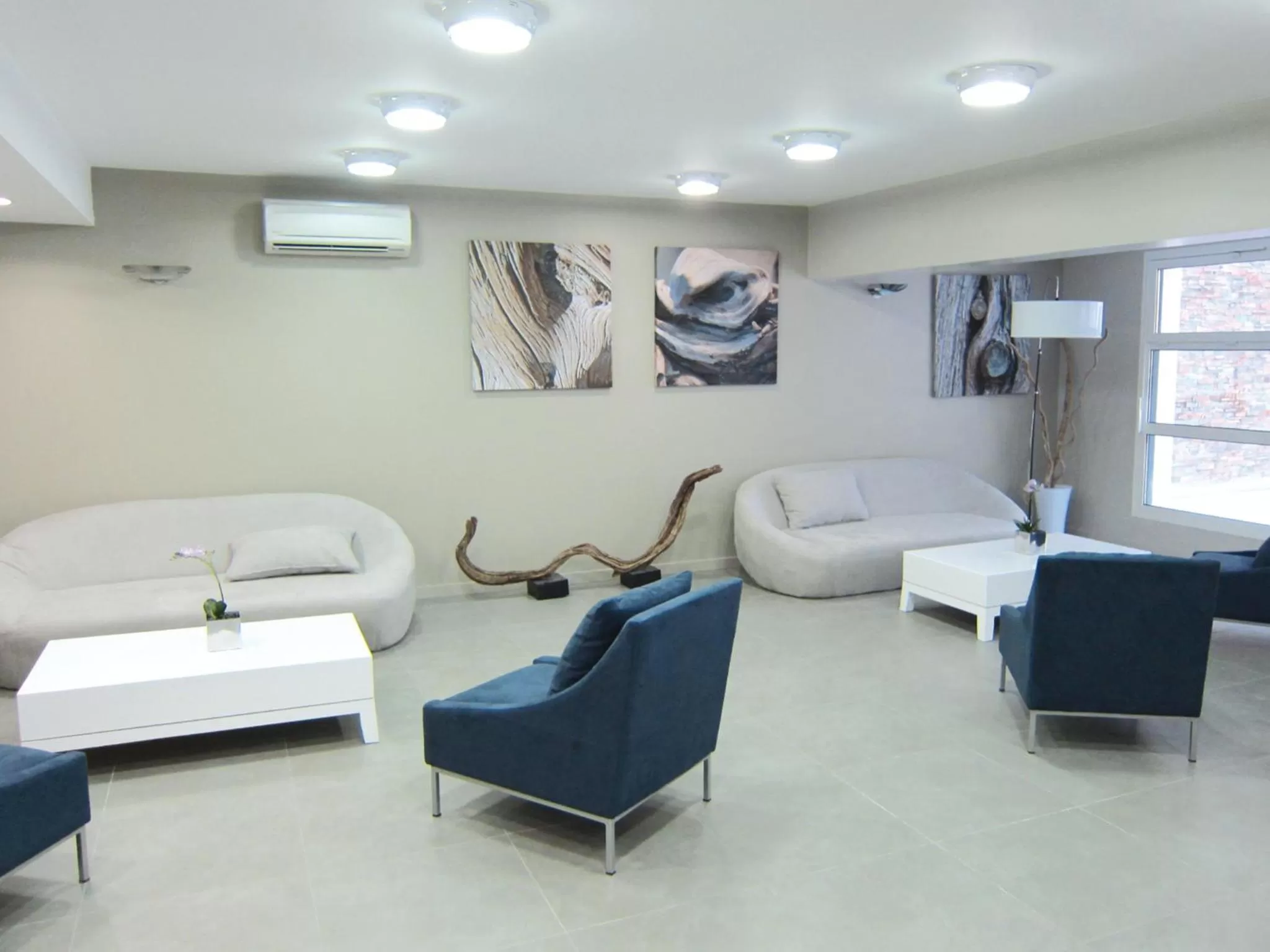 Lobby or reception in Lagrange Vacances Les Patios Eugénie