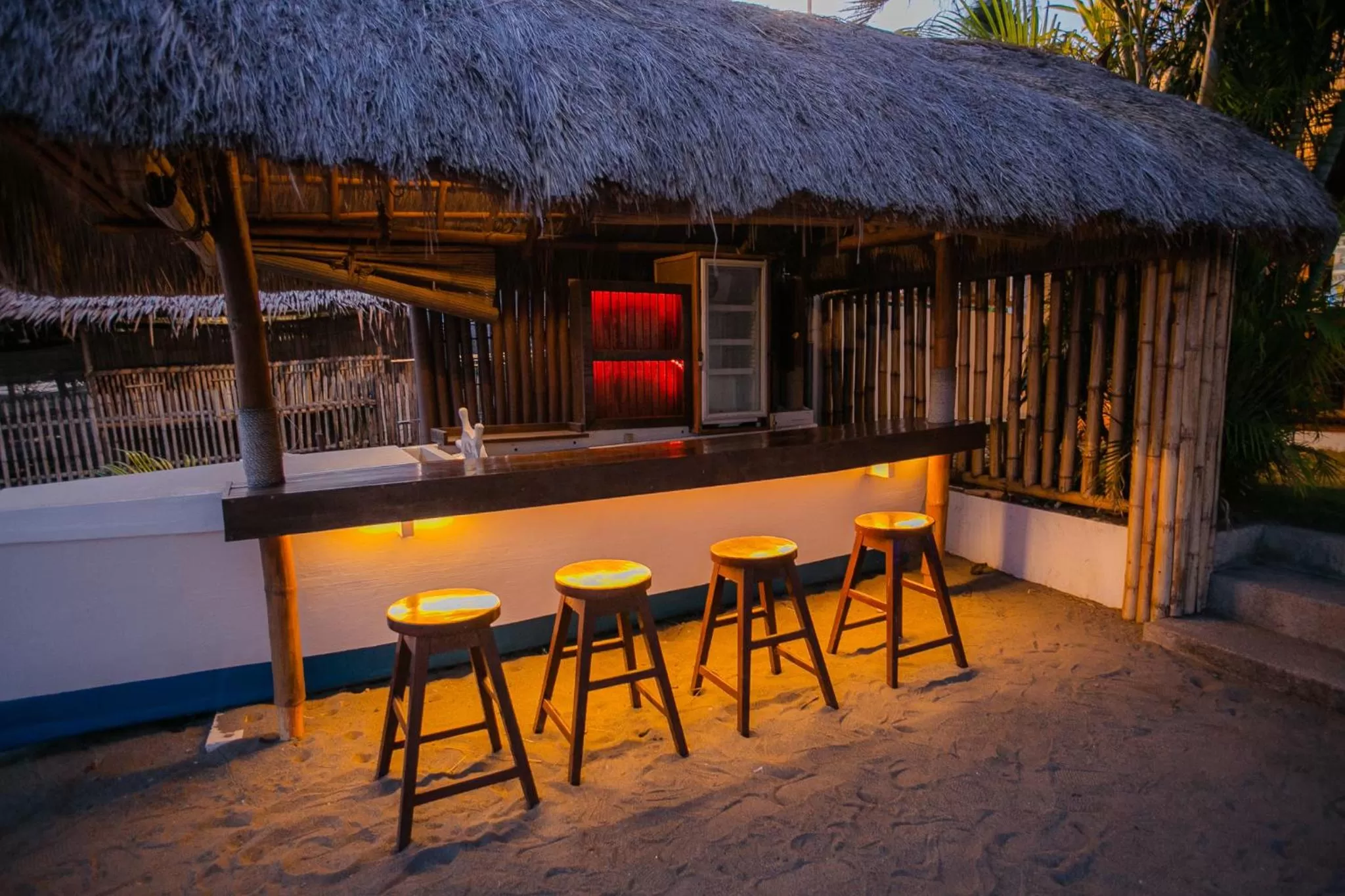 Restaurant/places to eat in Kav's Beach Resort