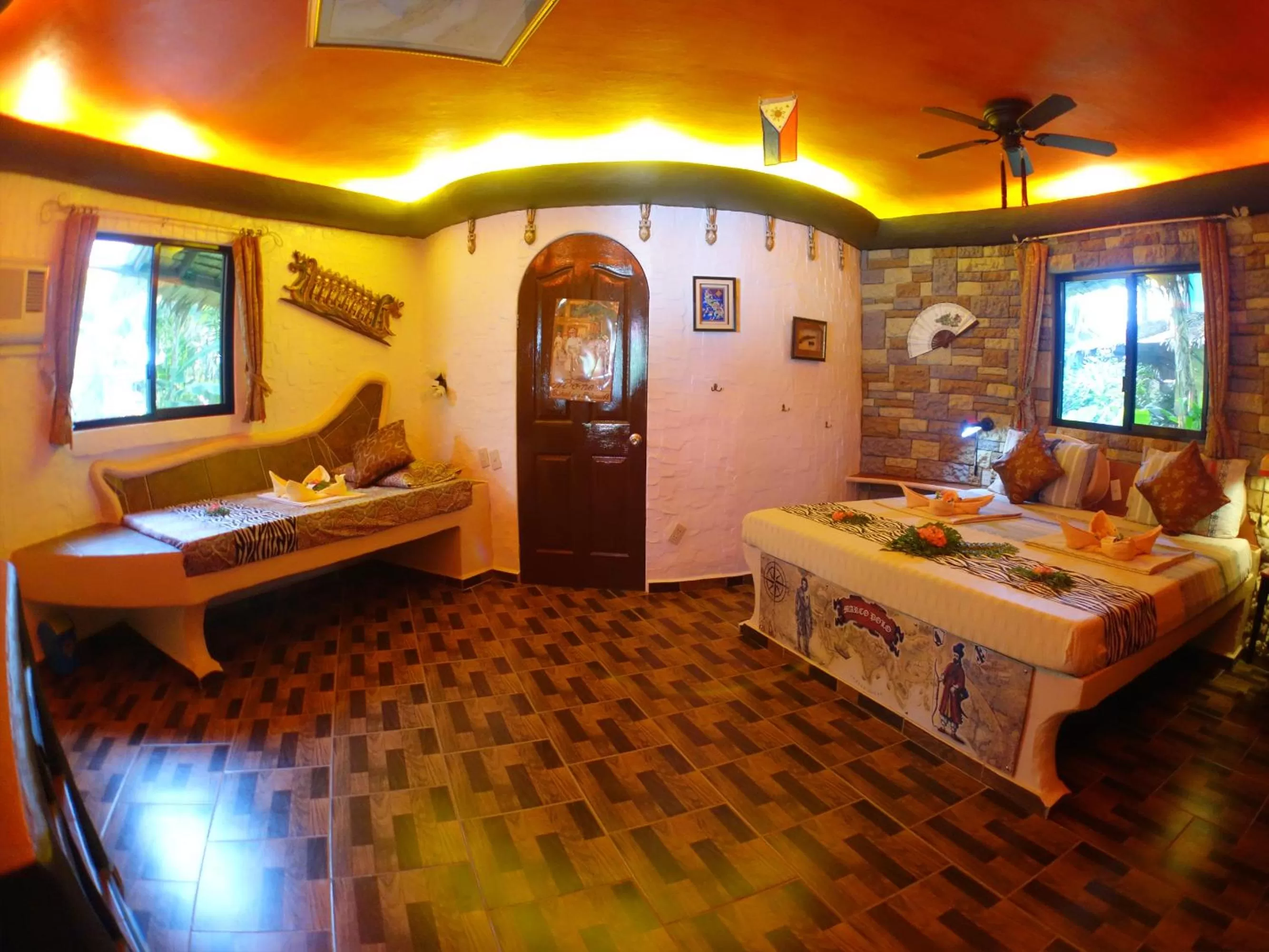 Photo of the whole room, Bed in Takatuka Beach Resort