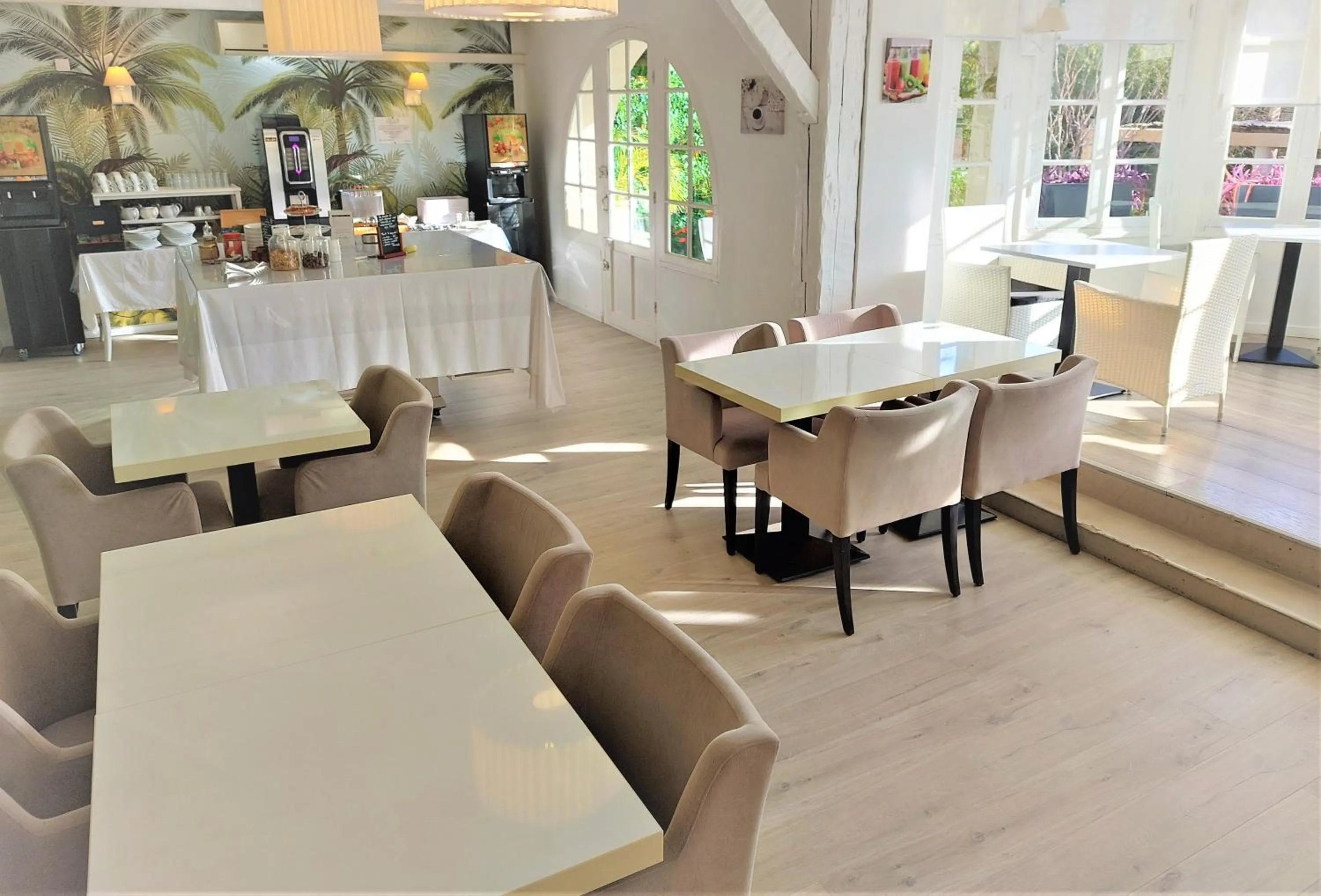 Breakfast in Les Jardins de Bormes, hôtel adult only avec sauna & jacuzzi