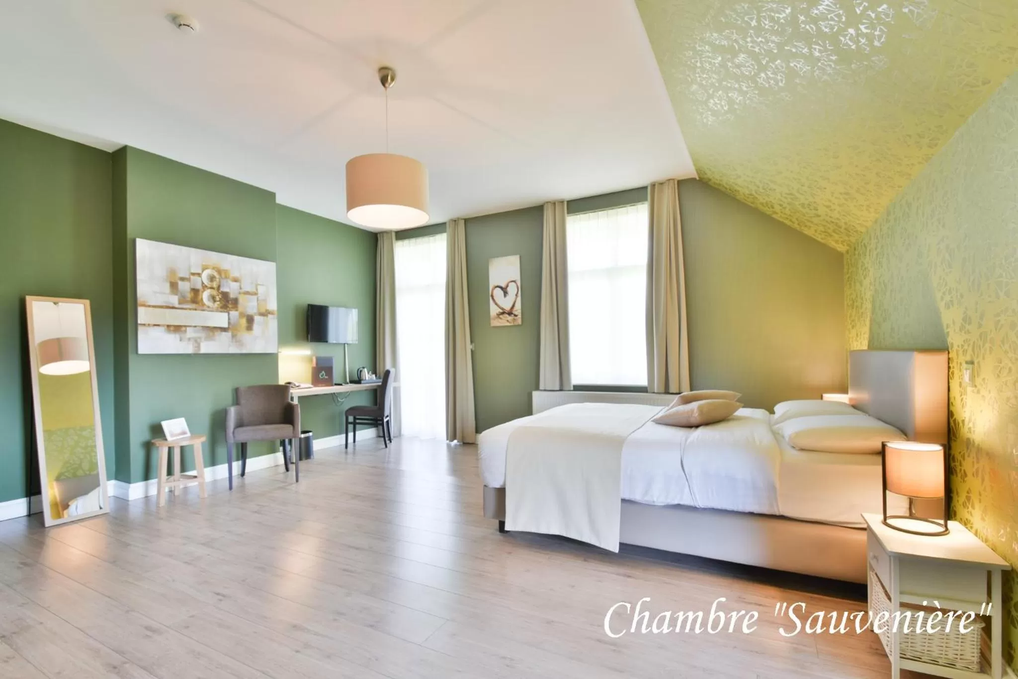 Bedroom, Bed in Hôtel l'Ecrin d'Ô