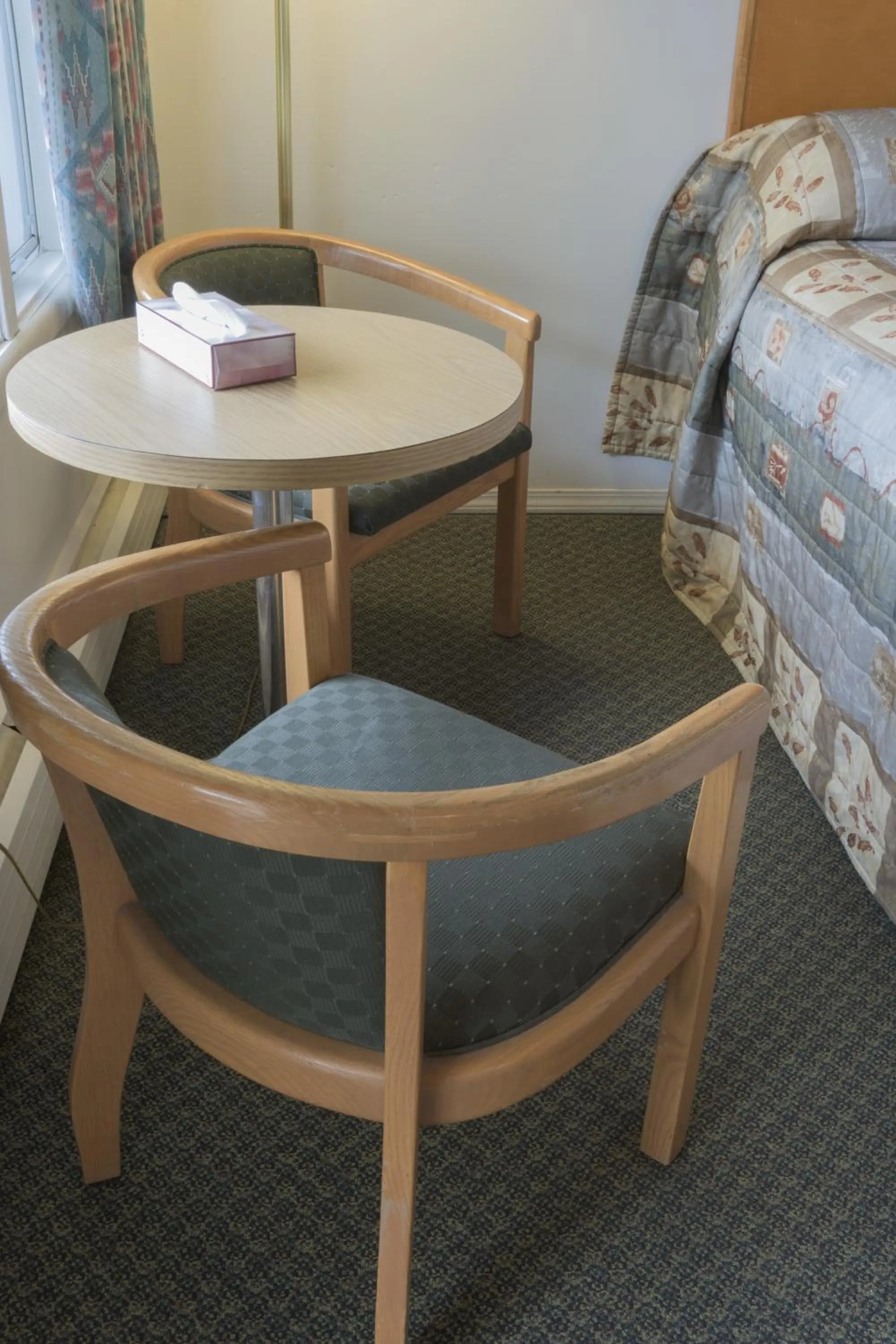 Bed in Sun-Dek Motel