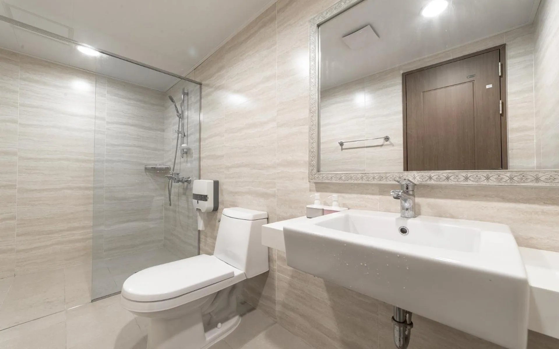 Shower in Soosong Guesthouse Gwanghwamun Myeongdon g