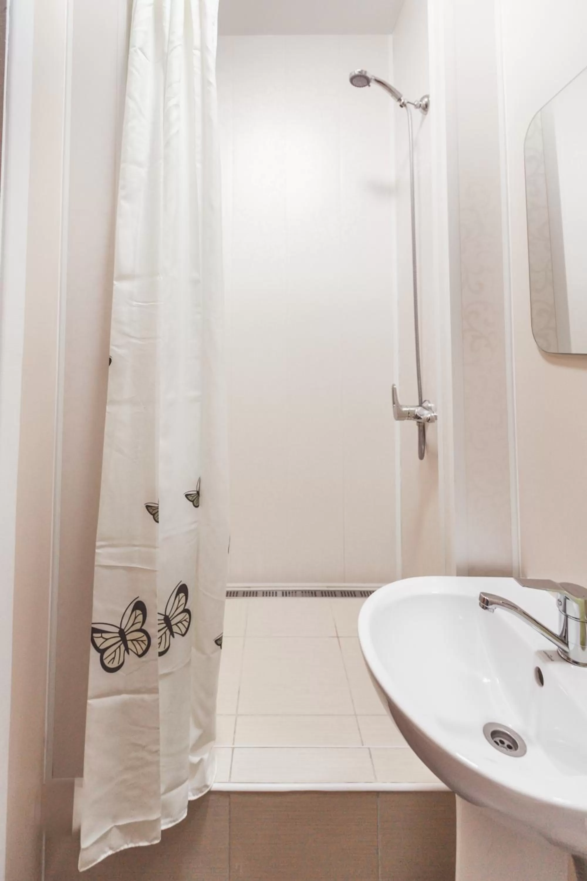 Shower in Apartments near Deribasovskaya