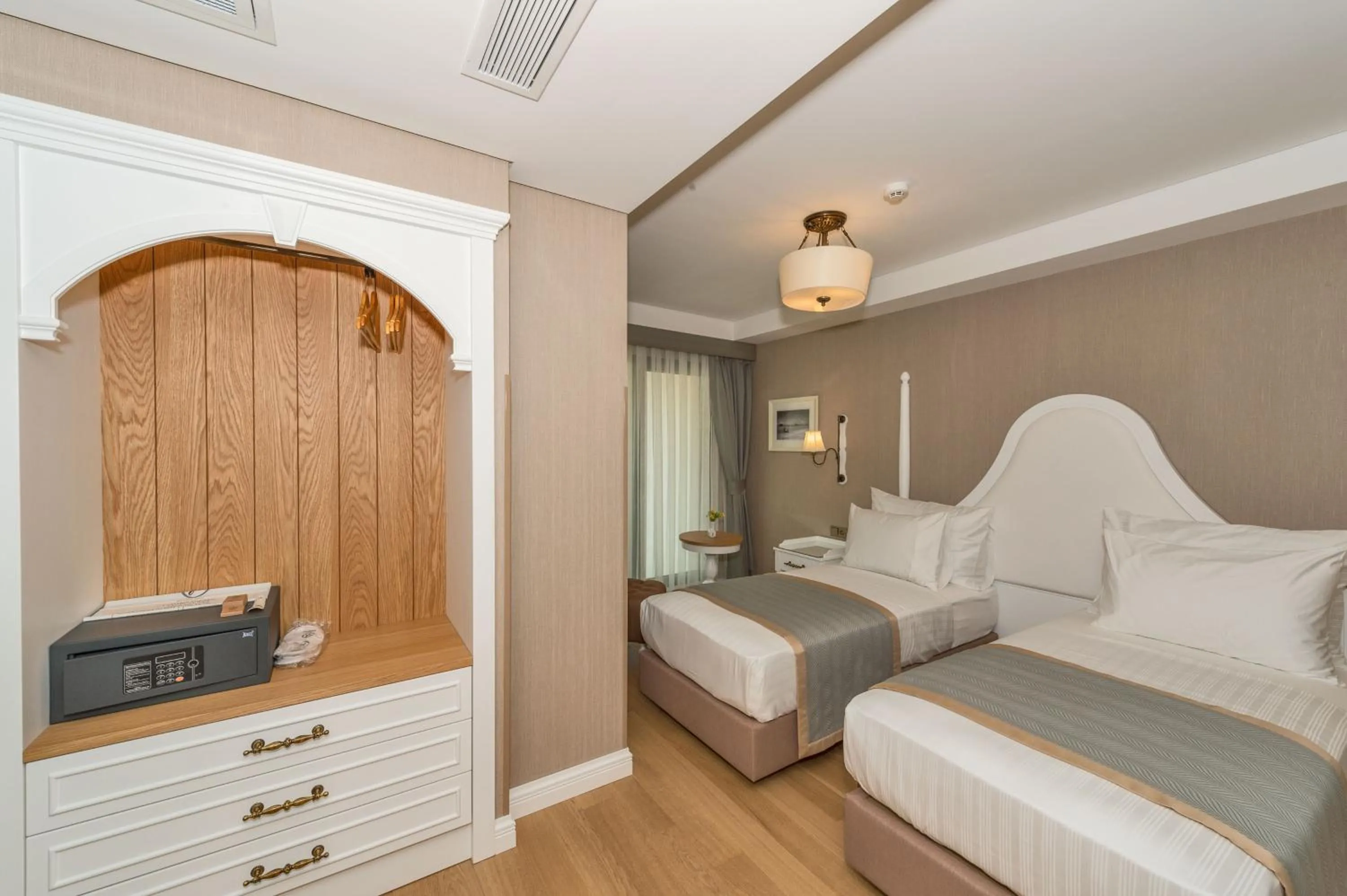 Photo of the whole room, Bed in Hanna Hotel