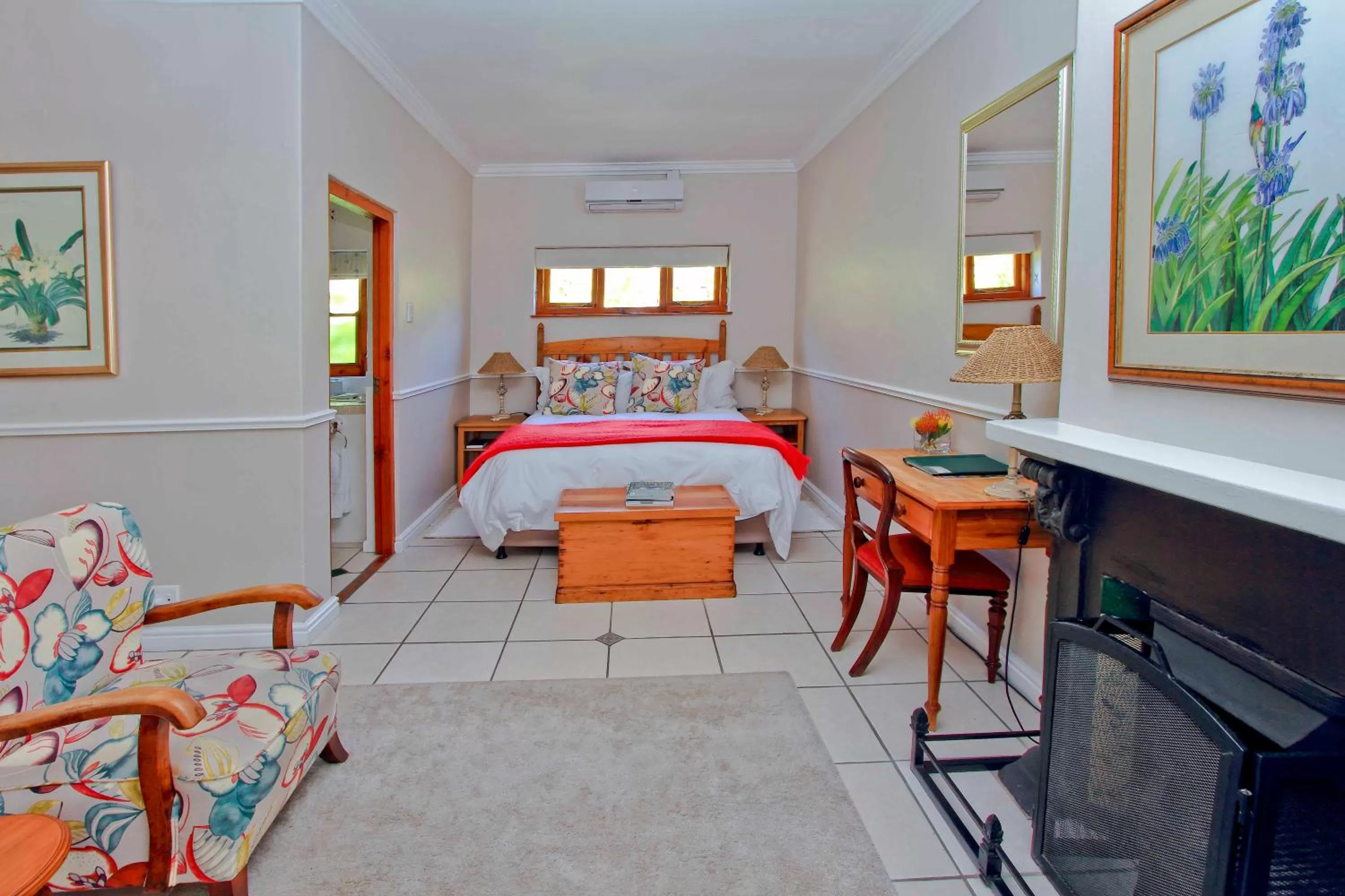 Queen Room with Garden View - single occupancy in Montagu Vines Guesthouse