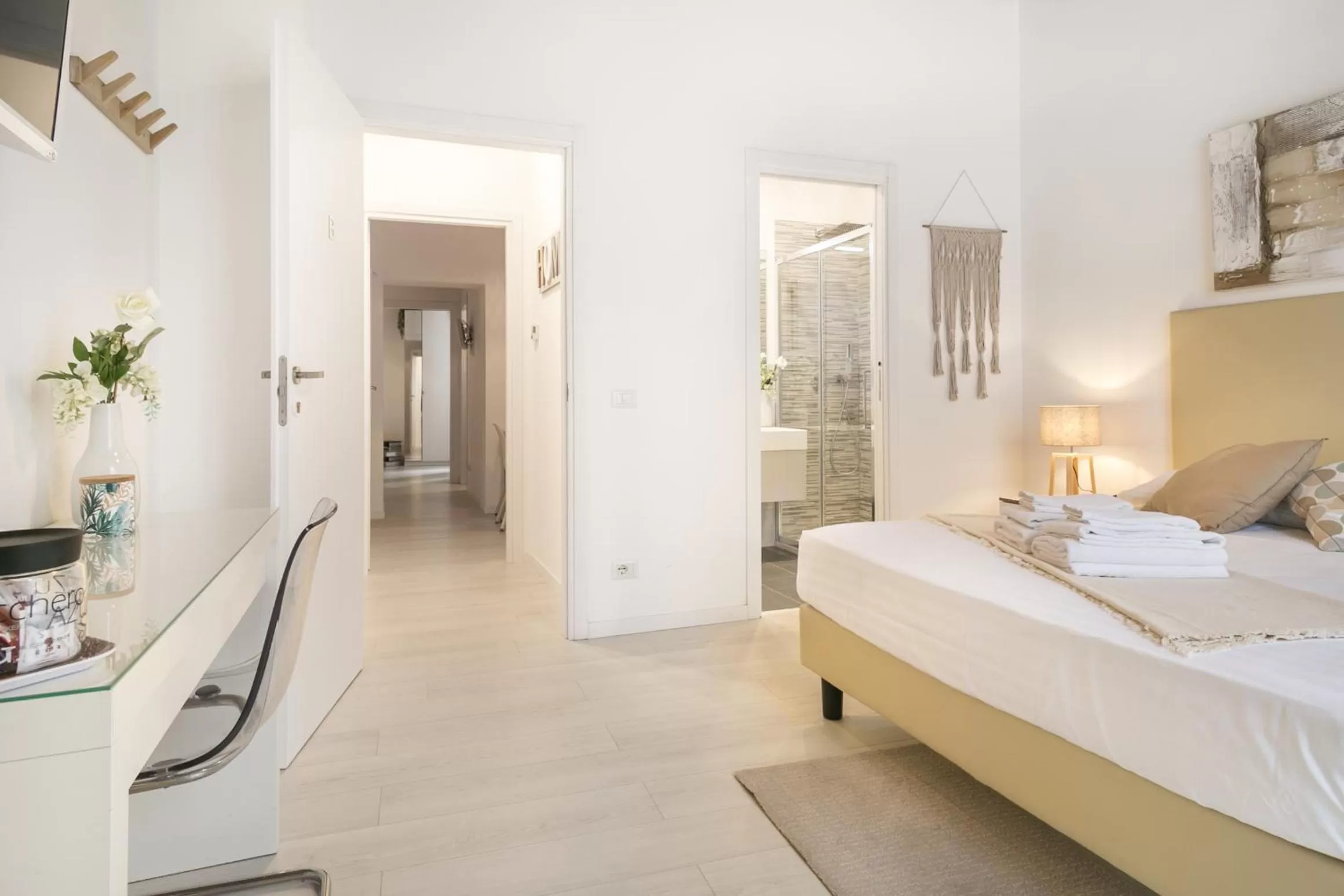 Bed in White Ostilia B&B