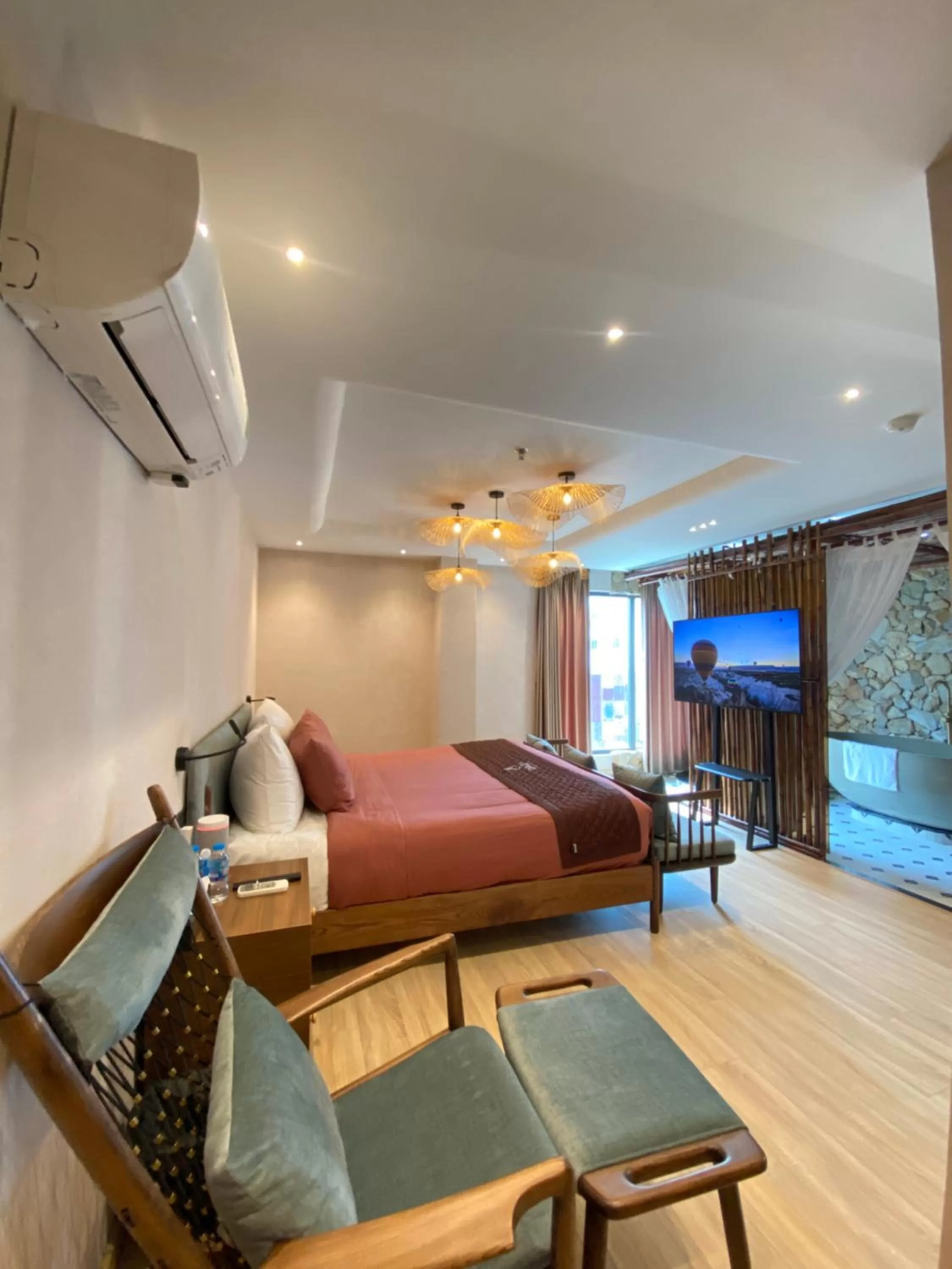 Photo of the whole room, Bed in Dazi Signature