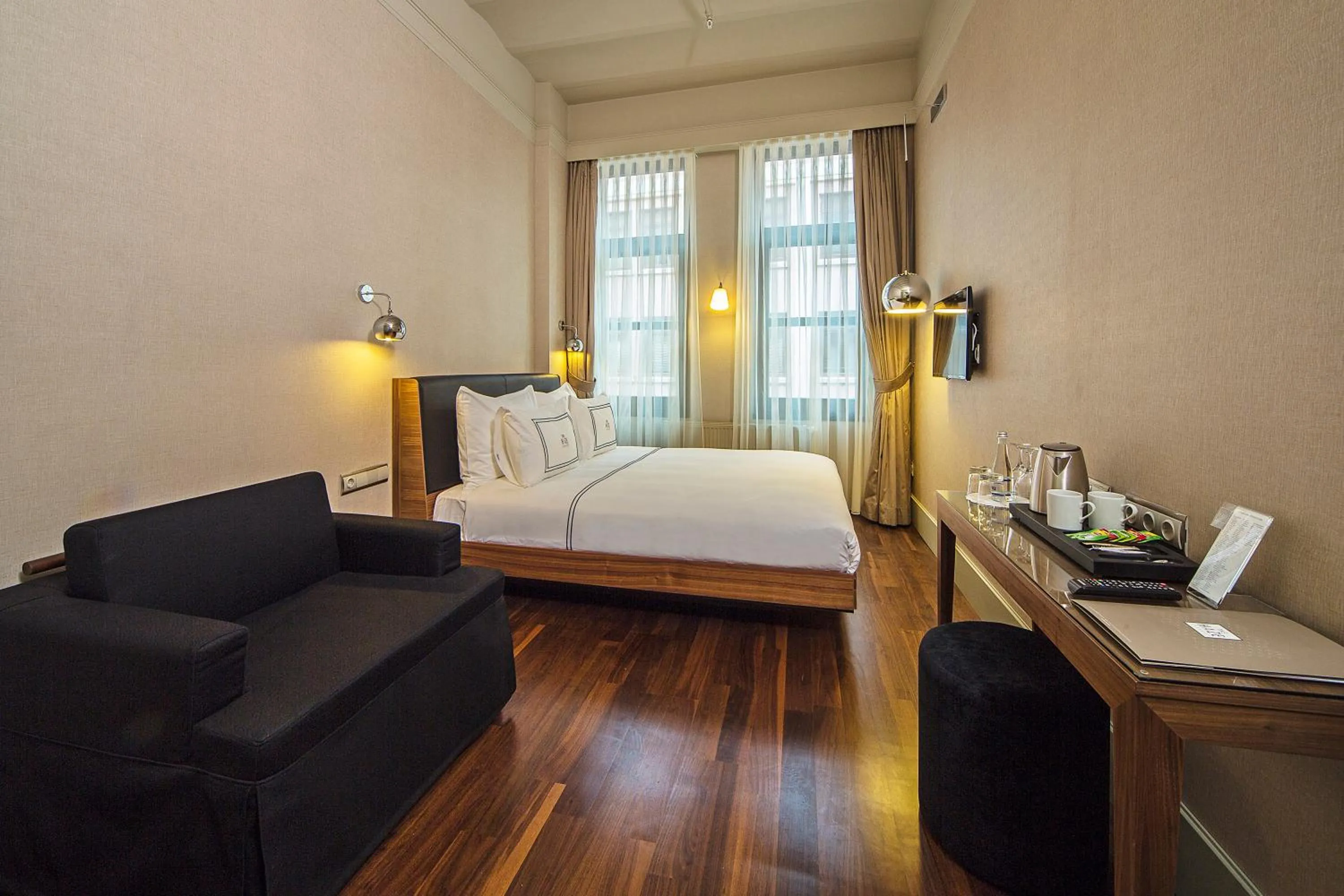 Bedroom, Bed in The Haze Karaköy