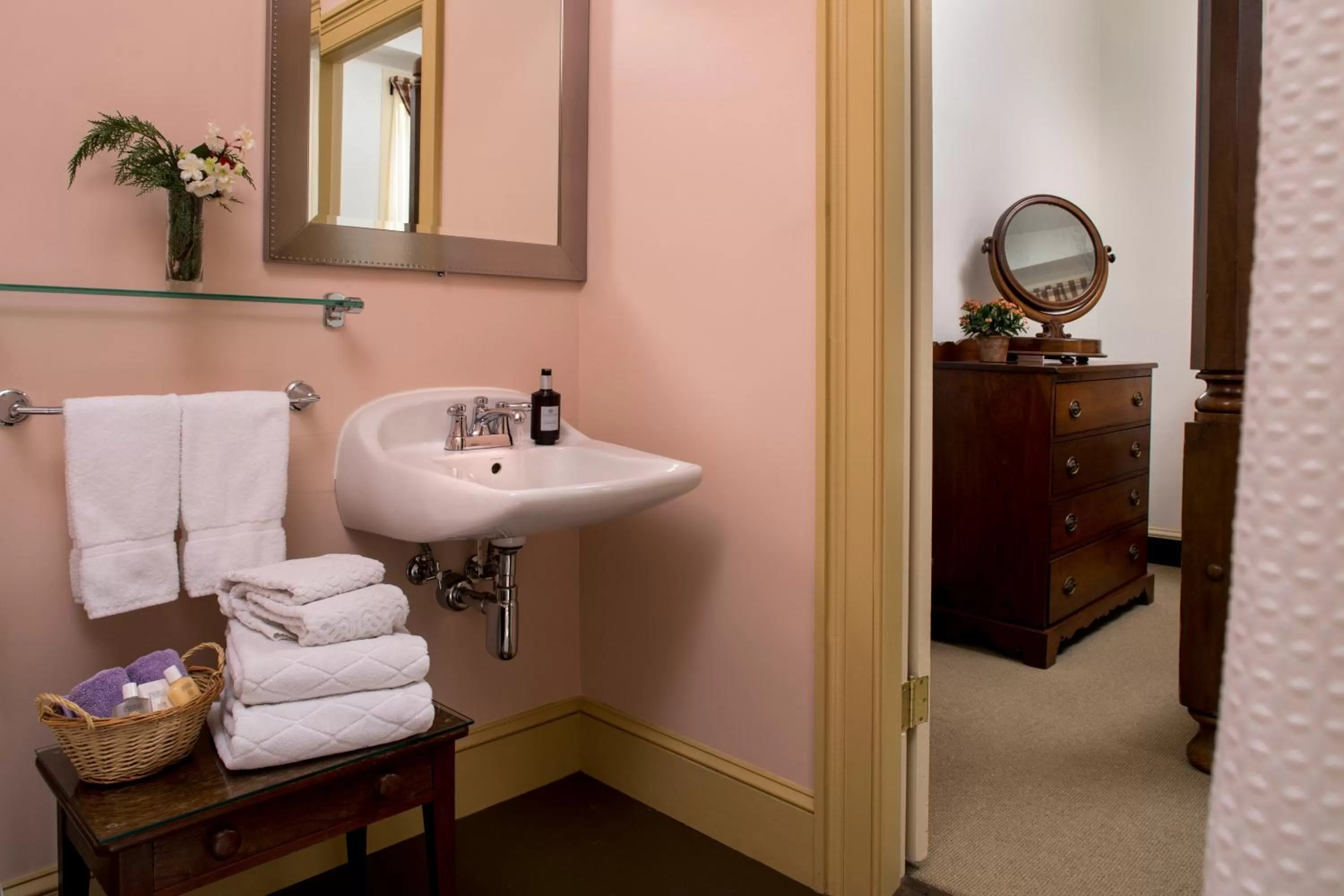 Shower, Bathroom in Rachael's Dowry Bed and Breakfast