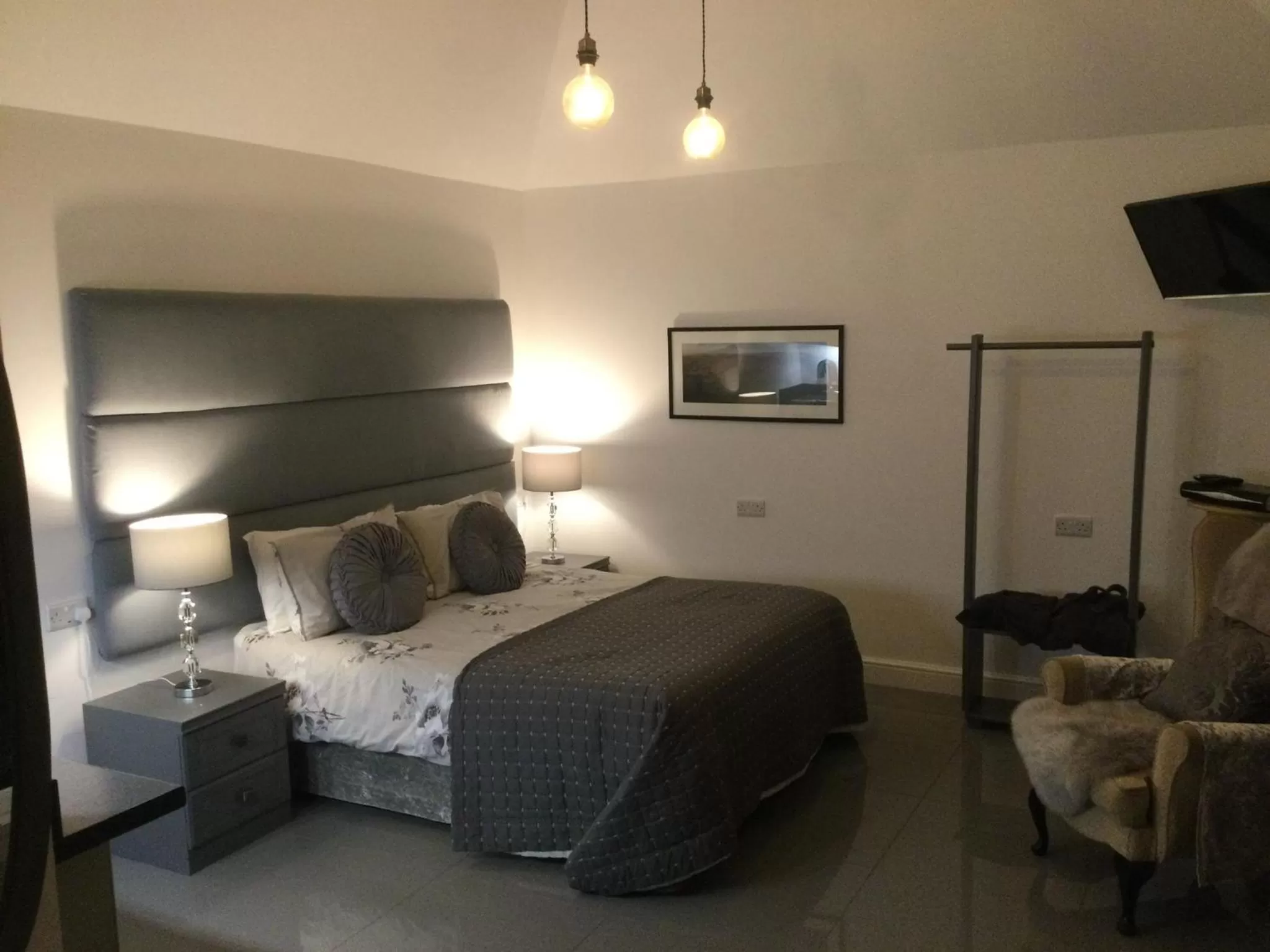 Bedroom, Bed in The Smithy