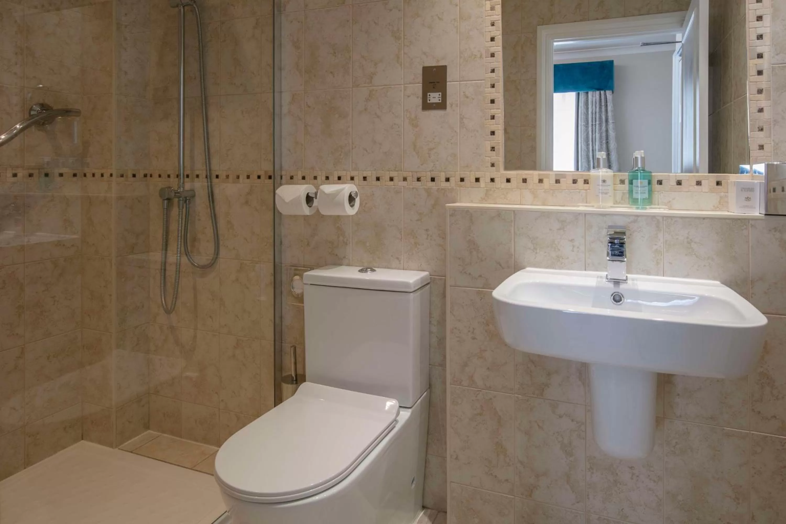 Bathroom in Burlington Hotel, BW Premier Collection by Best Western