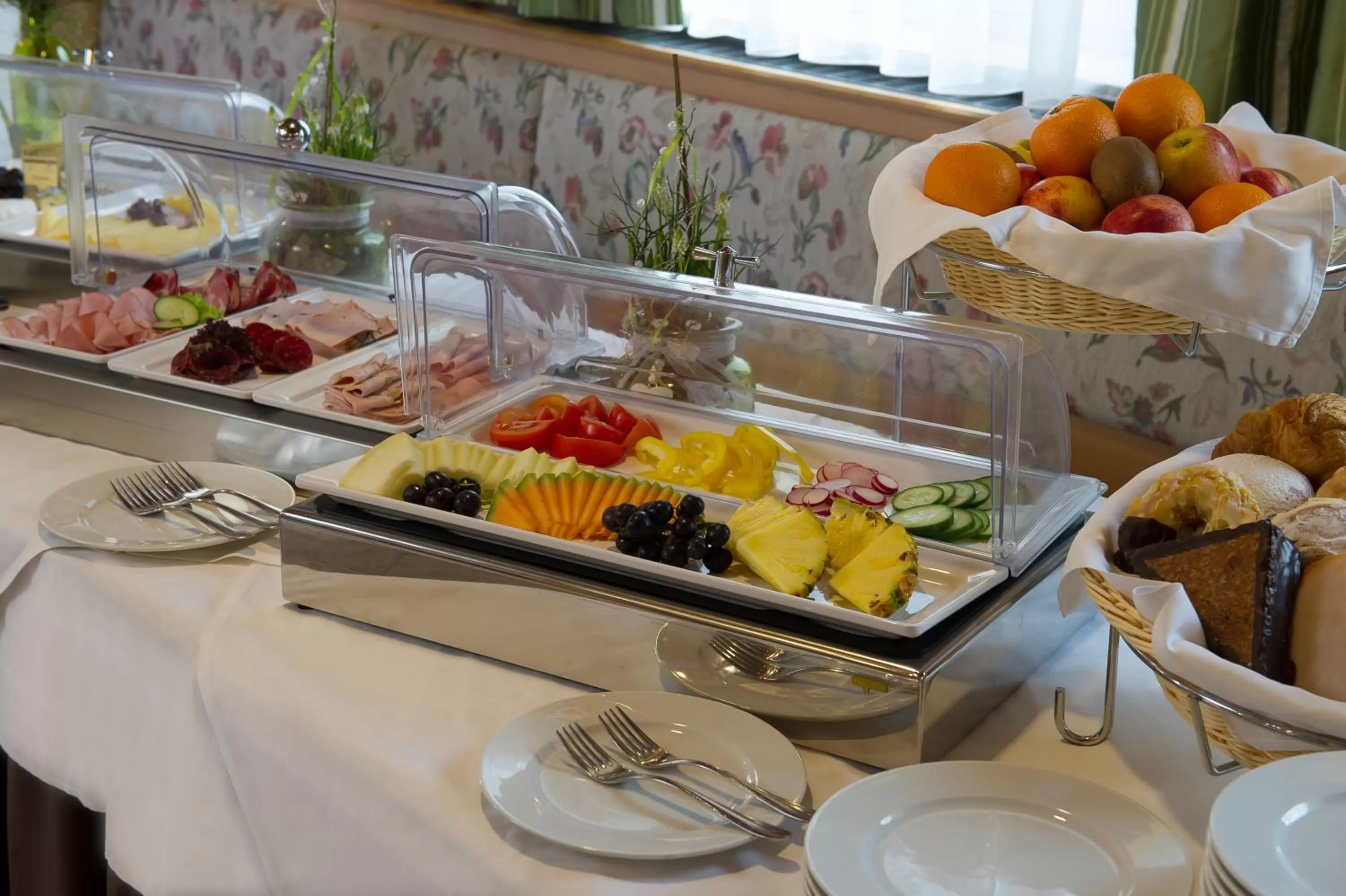Buffet breakfast in Hotel Pockinger Hof