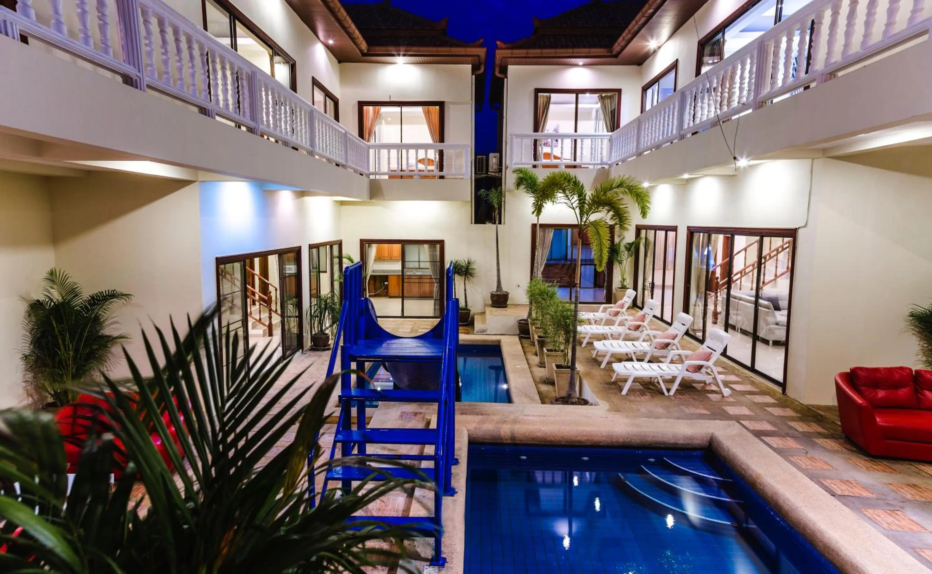 Swimming pool in Avoca Pool Villas