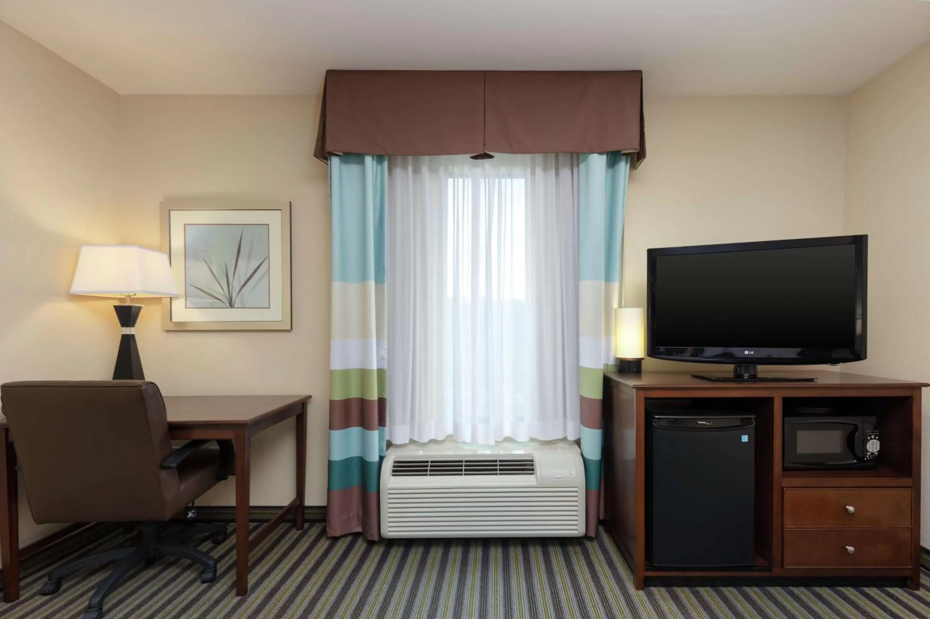 Bedroom, Bed in Hampton Inn and Suites Adairsville/Calhoun Area