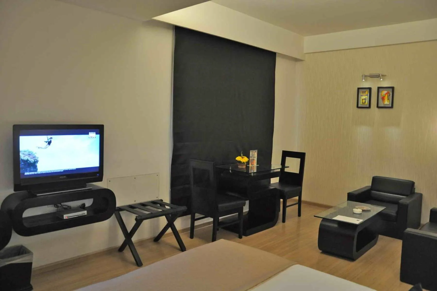 Bedroom in Comfort Inn Sunset