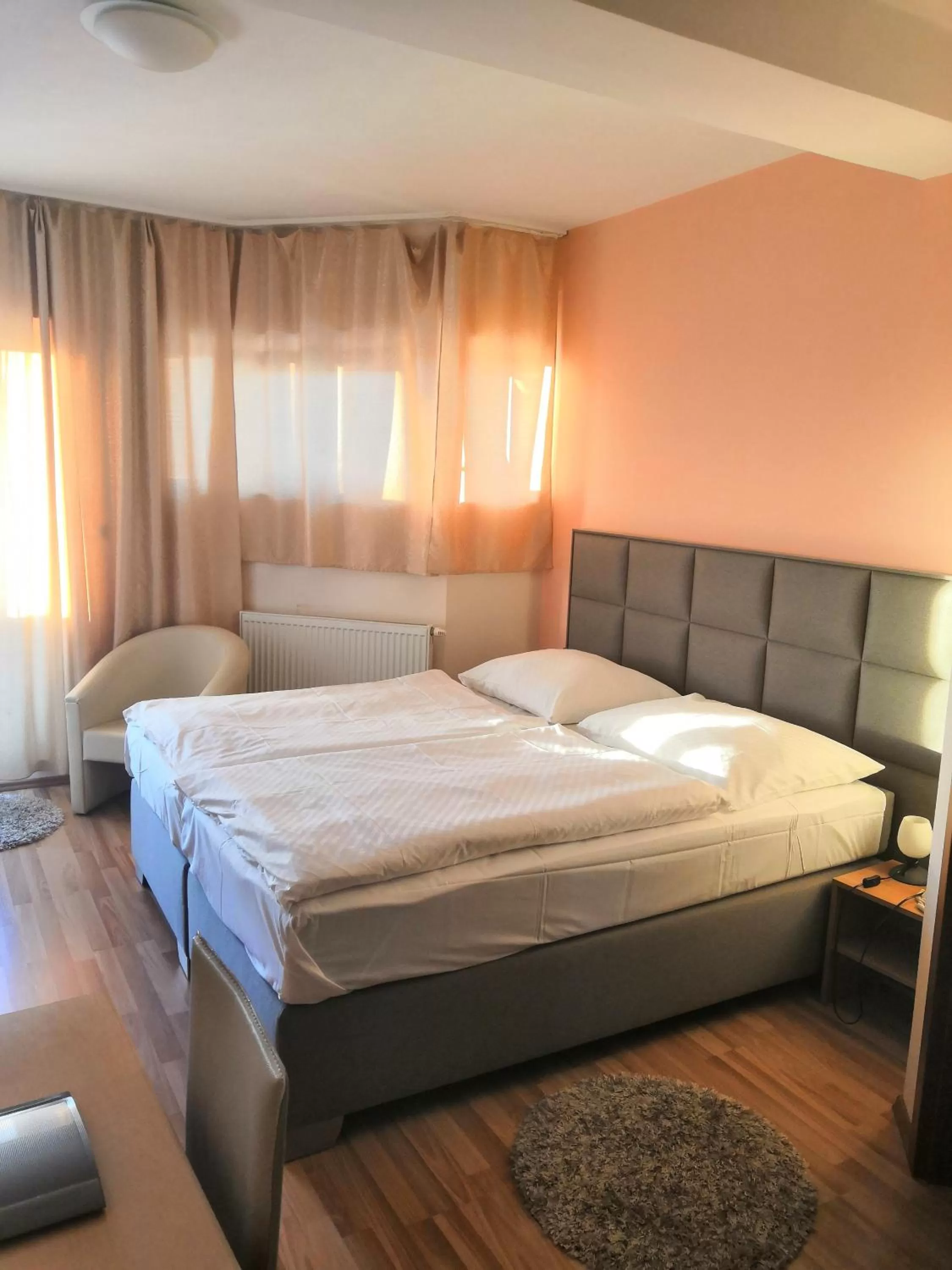 Bedroom, Bed in garni Hotel S.O.G.* * *