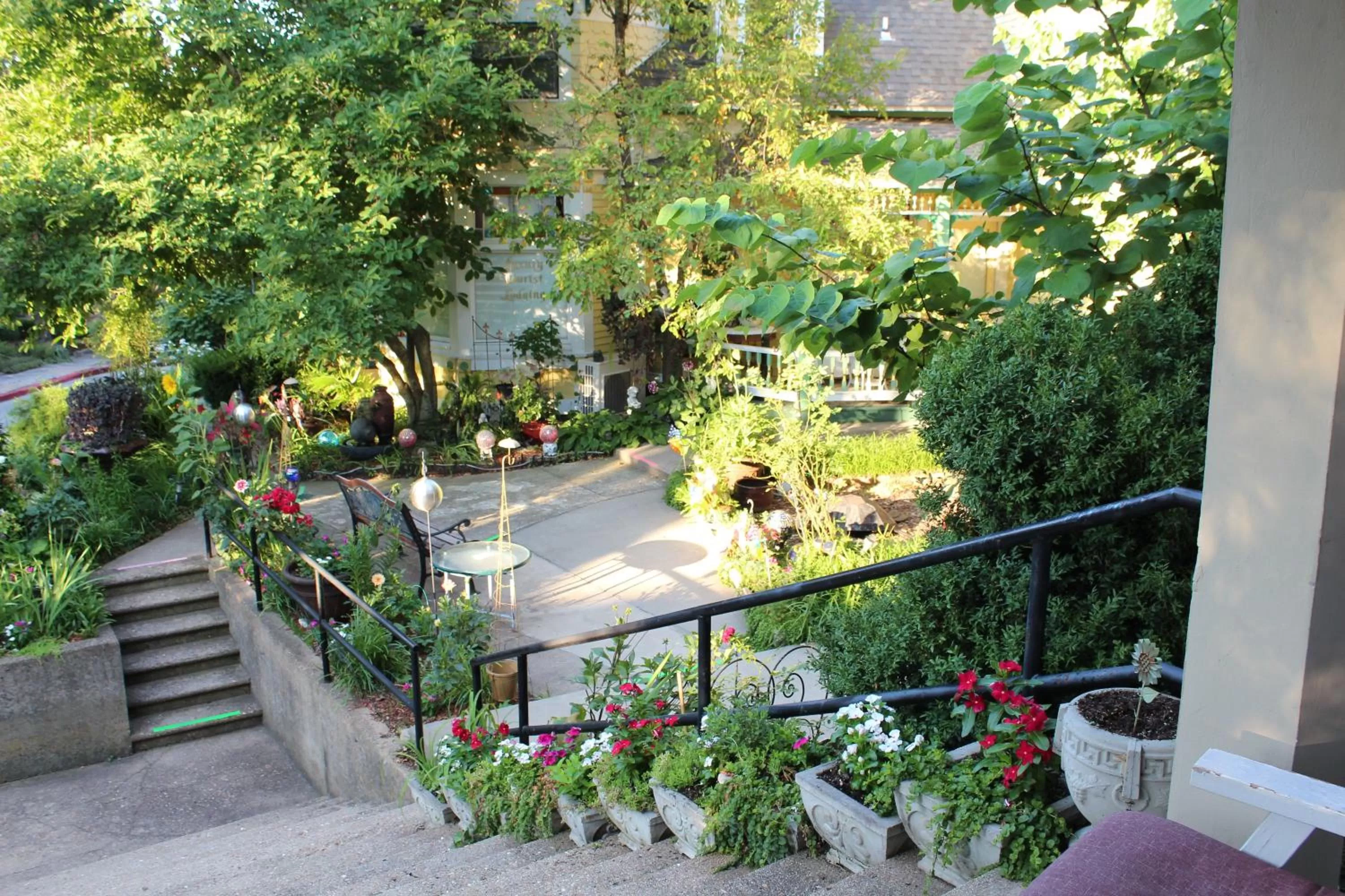 Garden in All Seasons Inn