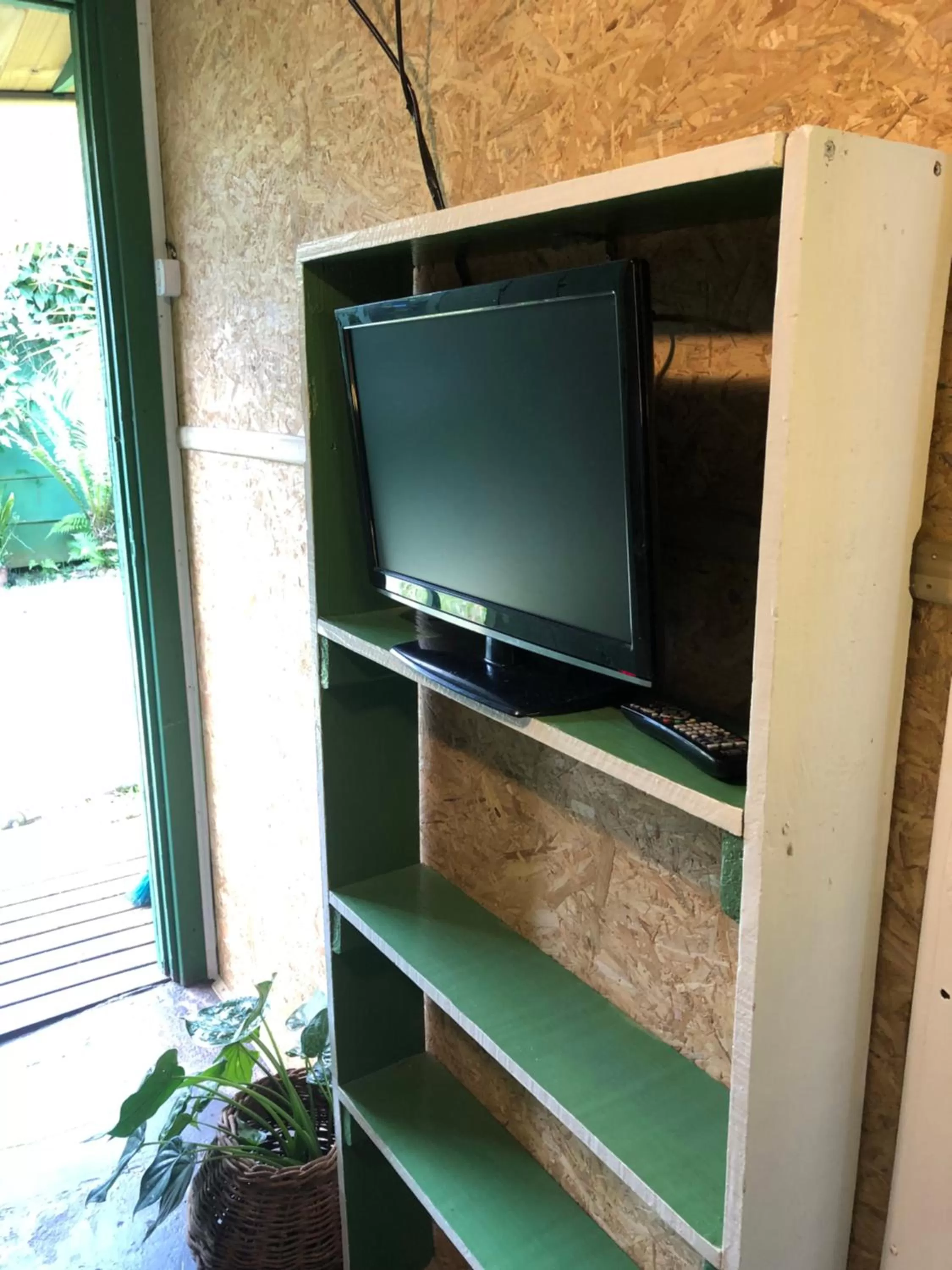 TV and multimedia, TV/Entertainment Center in Mandala Camping Pousada