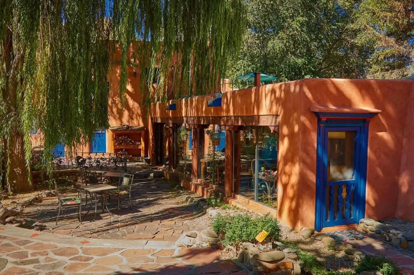 Patio in Adobe and Pines Inn Bed and Breakfast