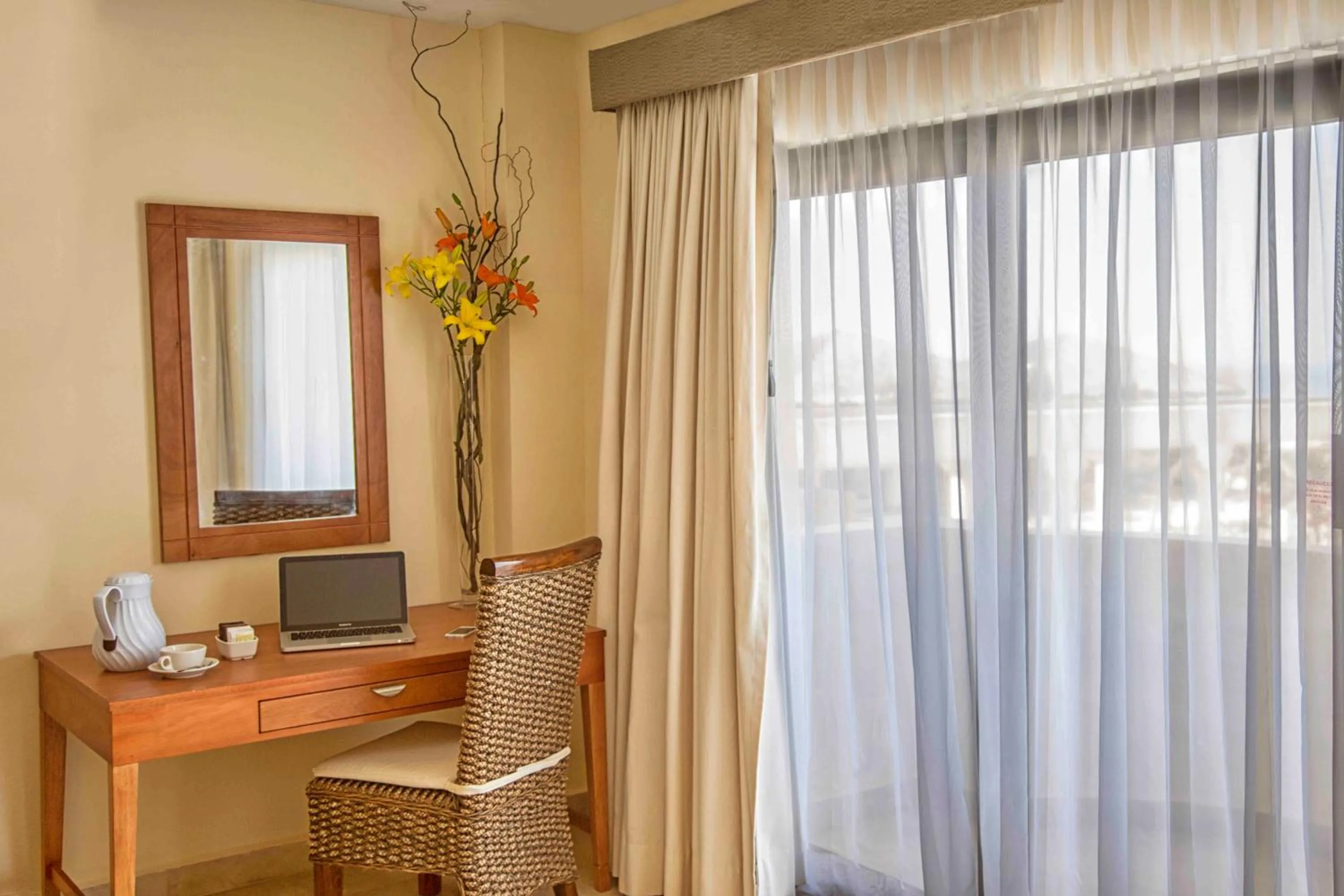 Hotel Arenas del Mar Resort