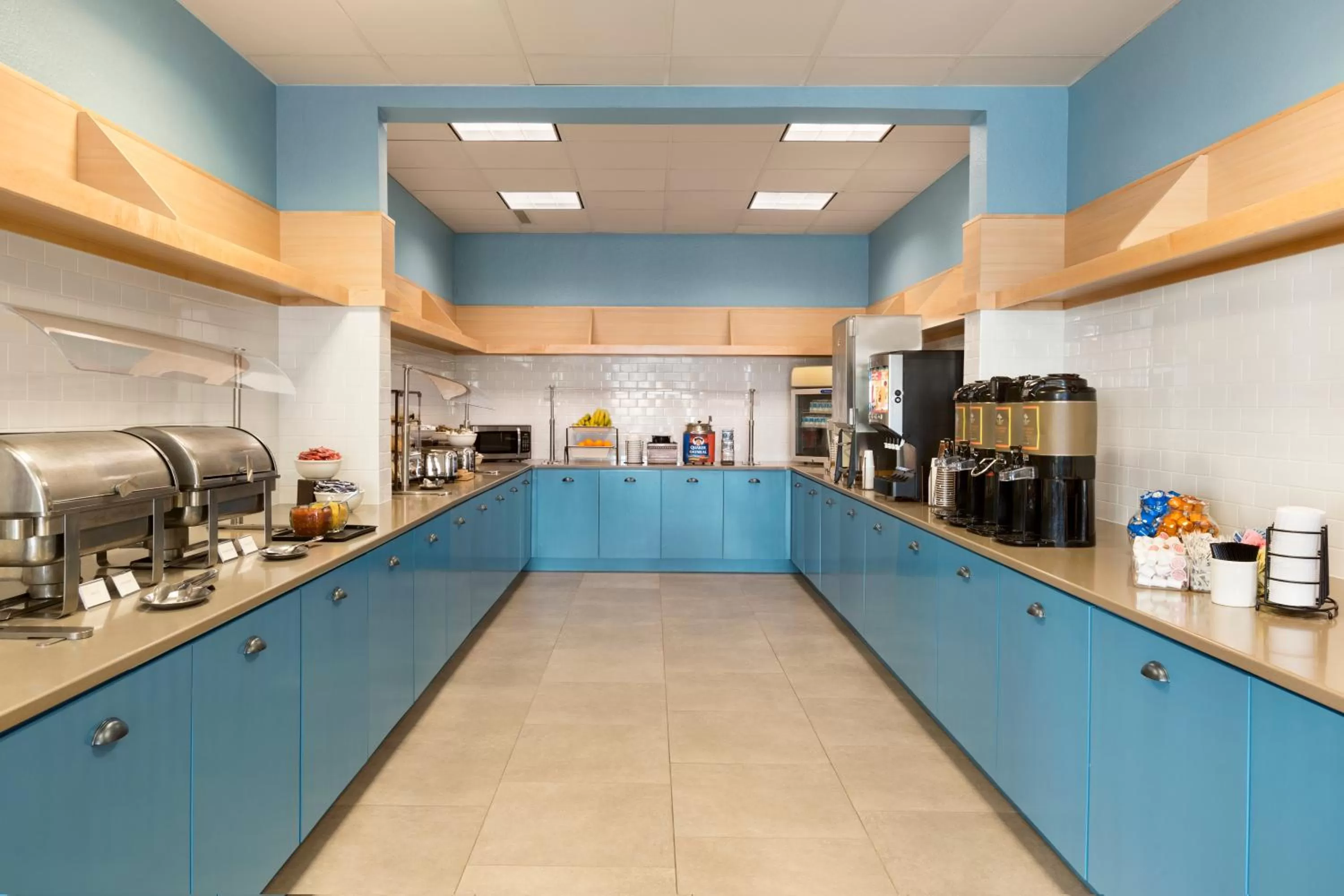 Buffet breakfast in Country Inn & Suites by Radisson, Port Canaveral, FL