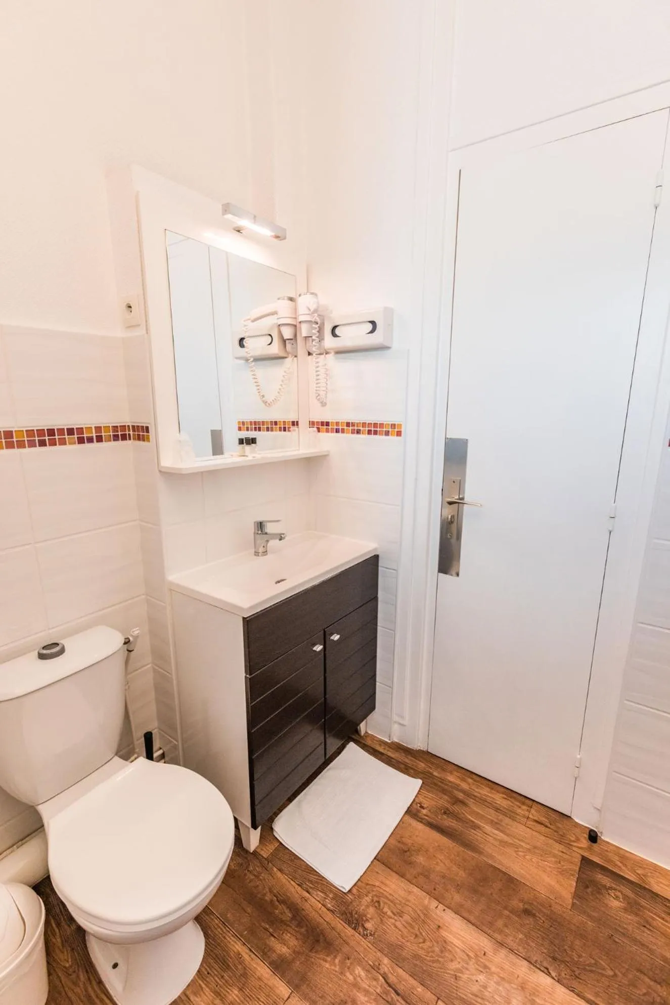 Shower in Hotel Belle Vue Royan