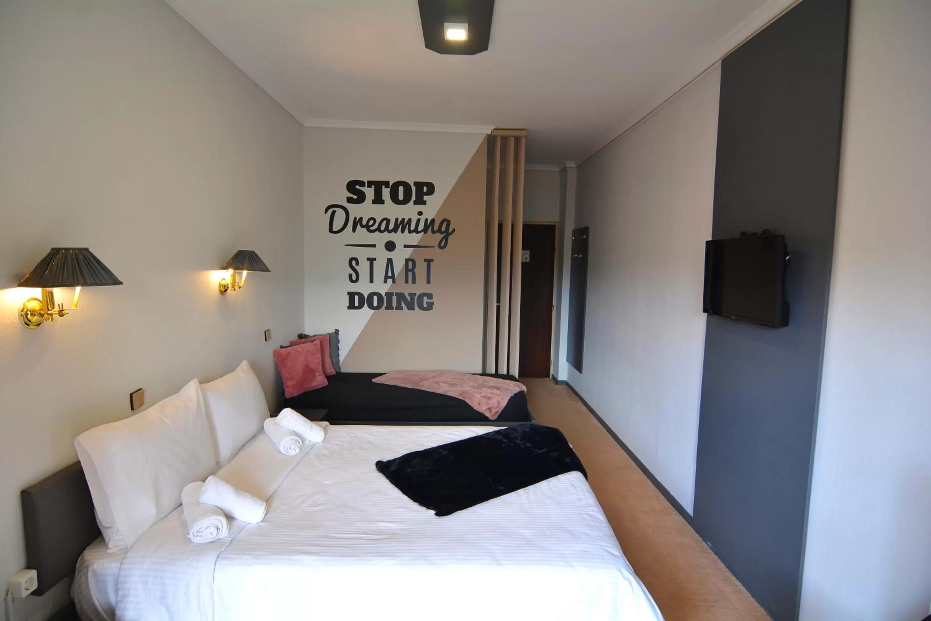 Bed in King Alexander