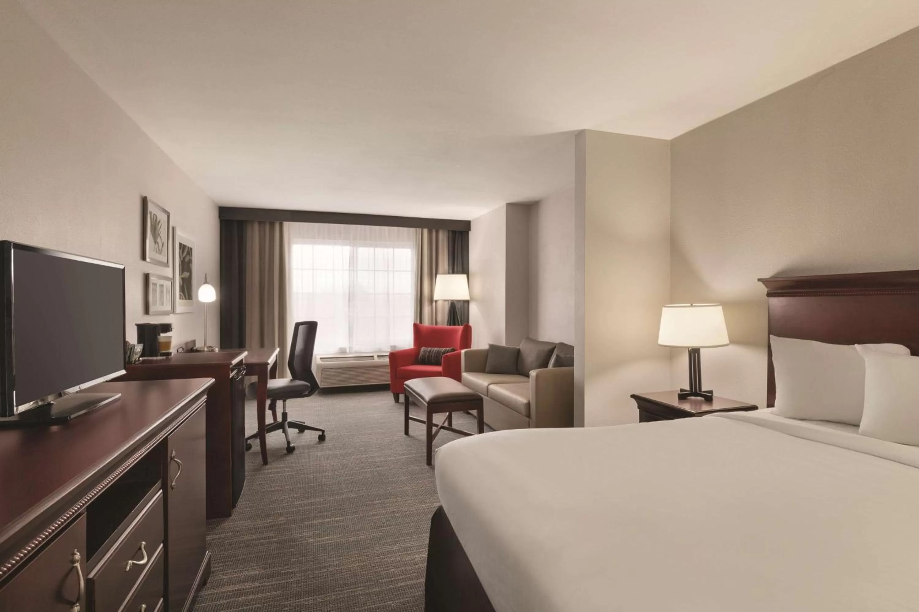 One-Bedroom King Suite with Sofa Bed - Disability Access/Non-Smoking in Country Inn & Suites by Radisson, Madison, AL