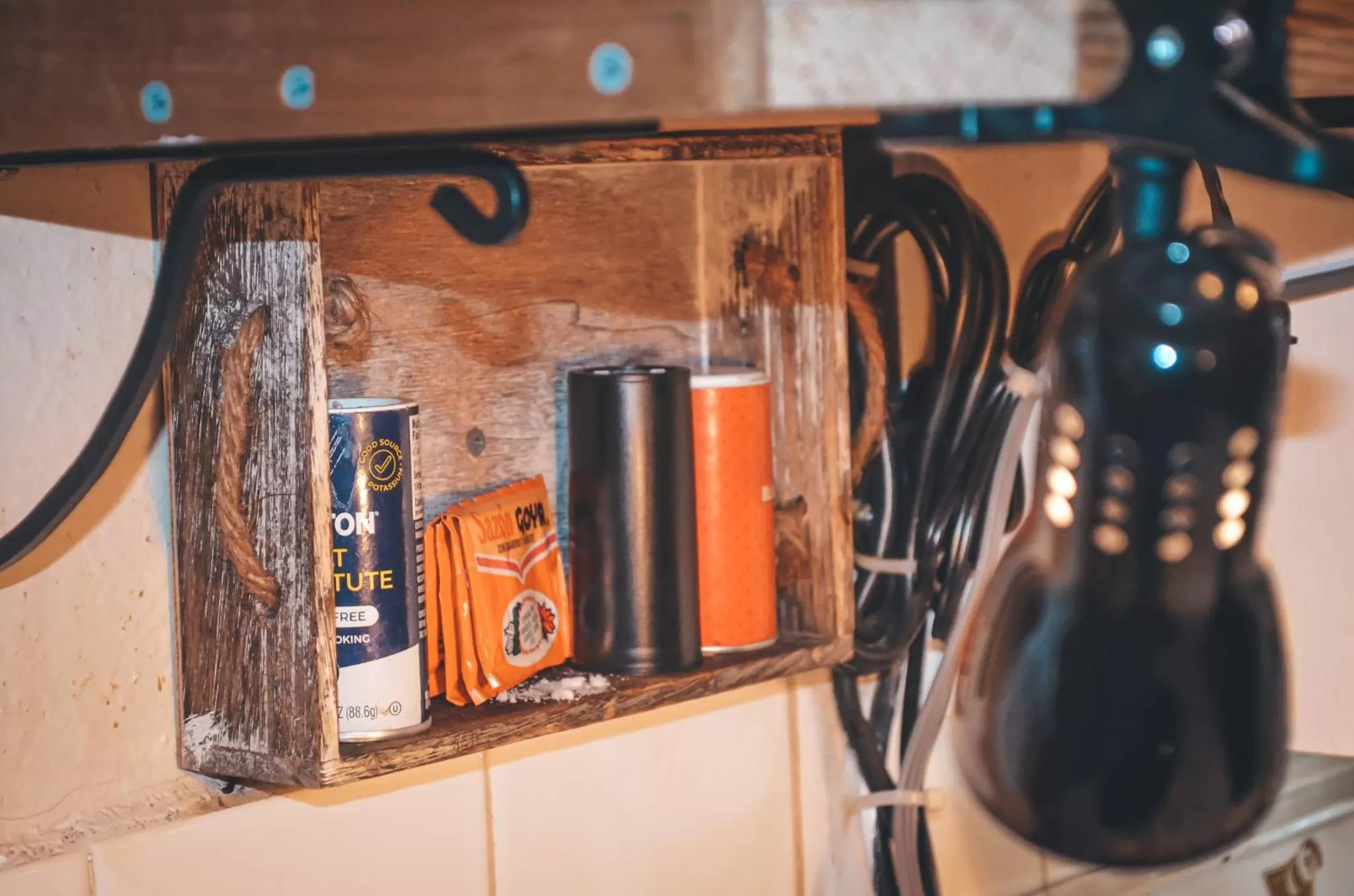 Kitchen or kitchenette in Hollywood Light Haven Lodge