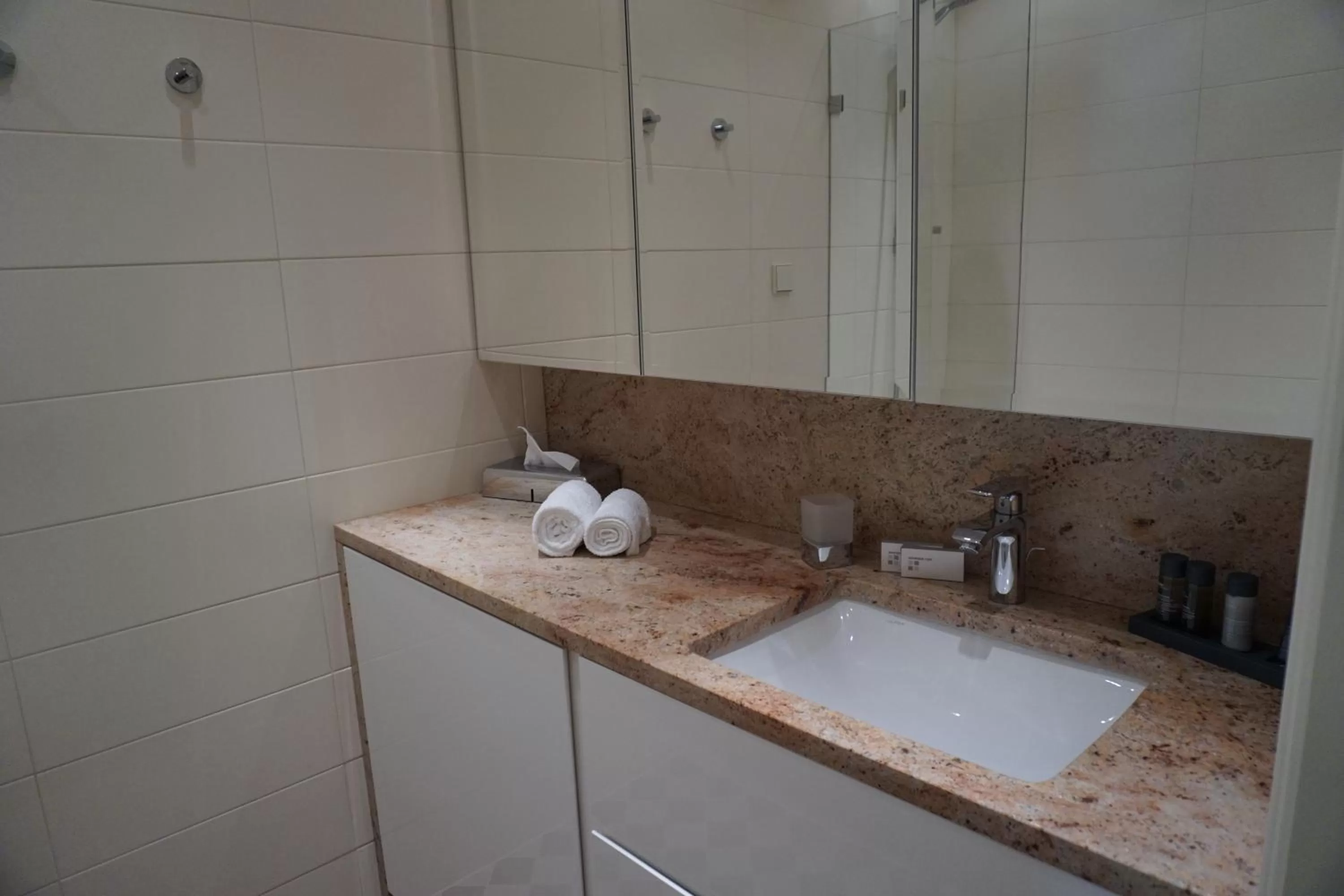 Shower in Wooden Villa APARTMENTS