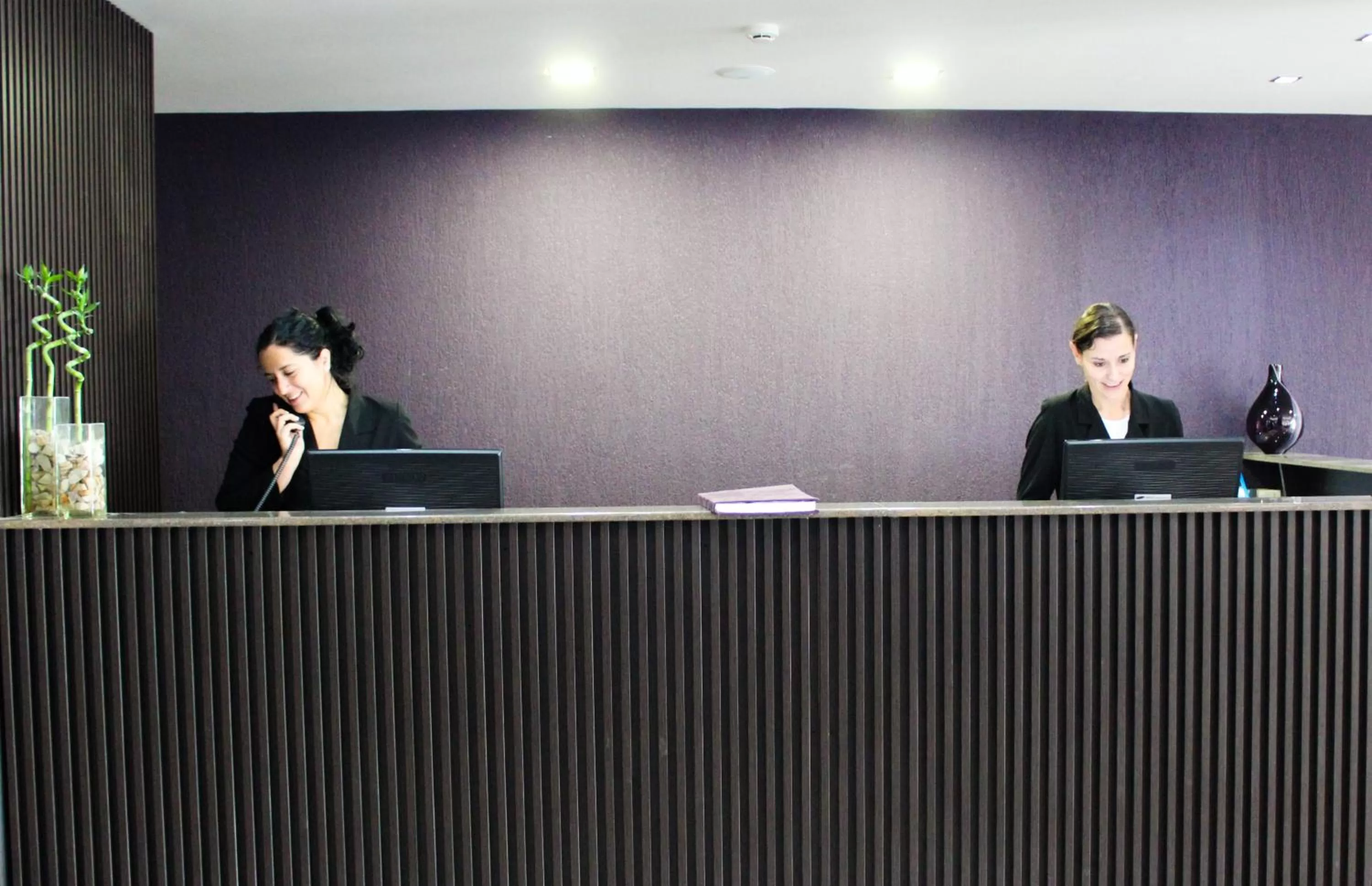 Lobby or reception in Dazzler by Wyndham Puerto Madryn