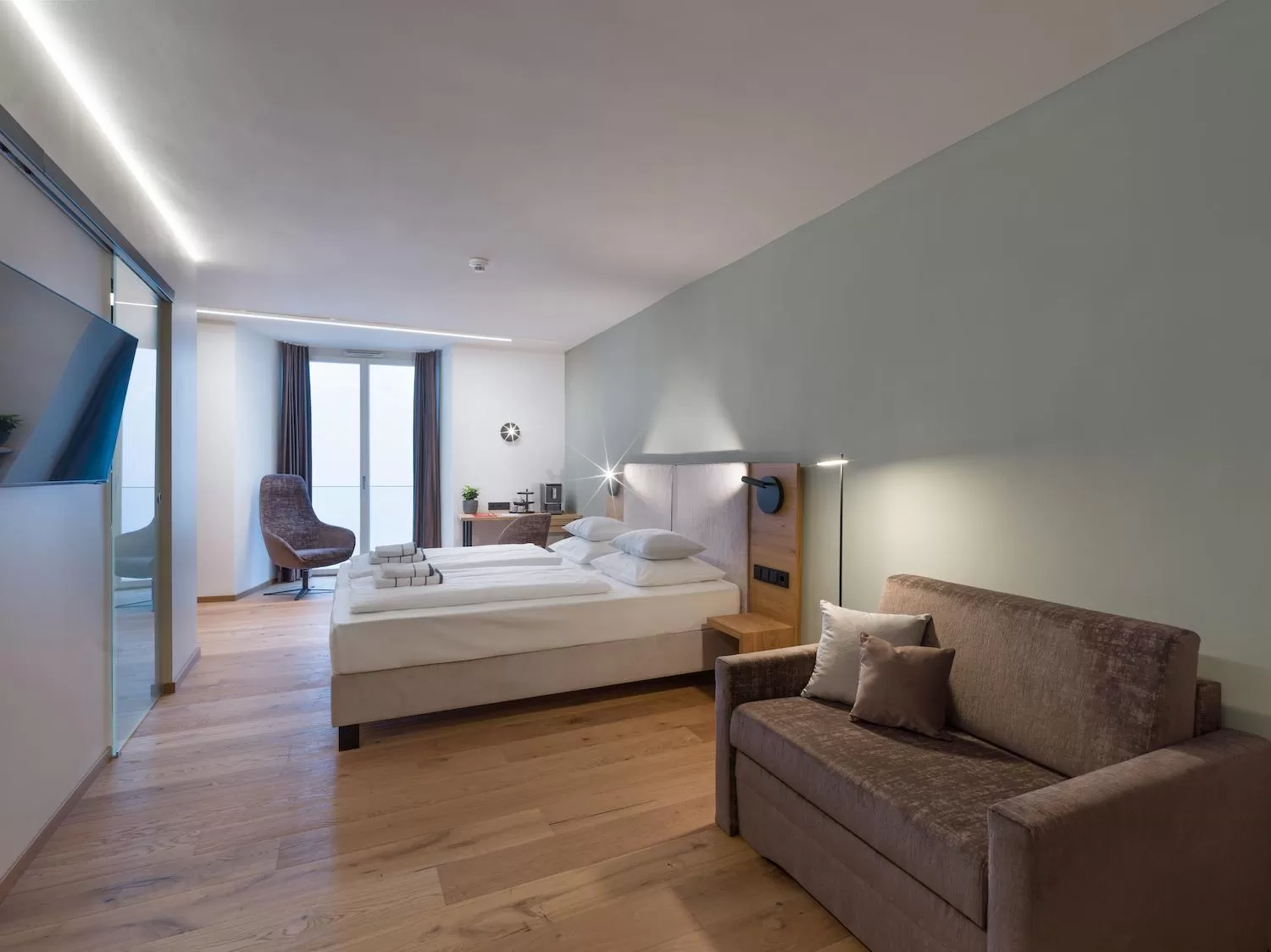 Photo of the whole room, Bed in Platzhirsch Kufstein