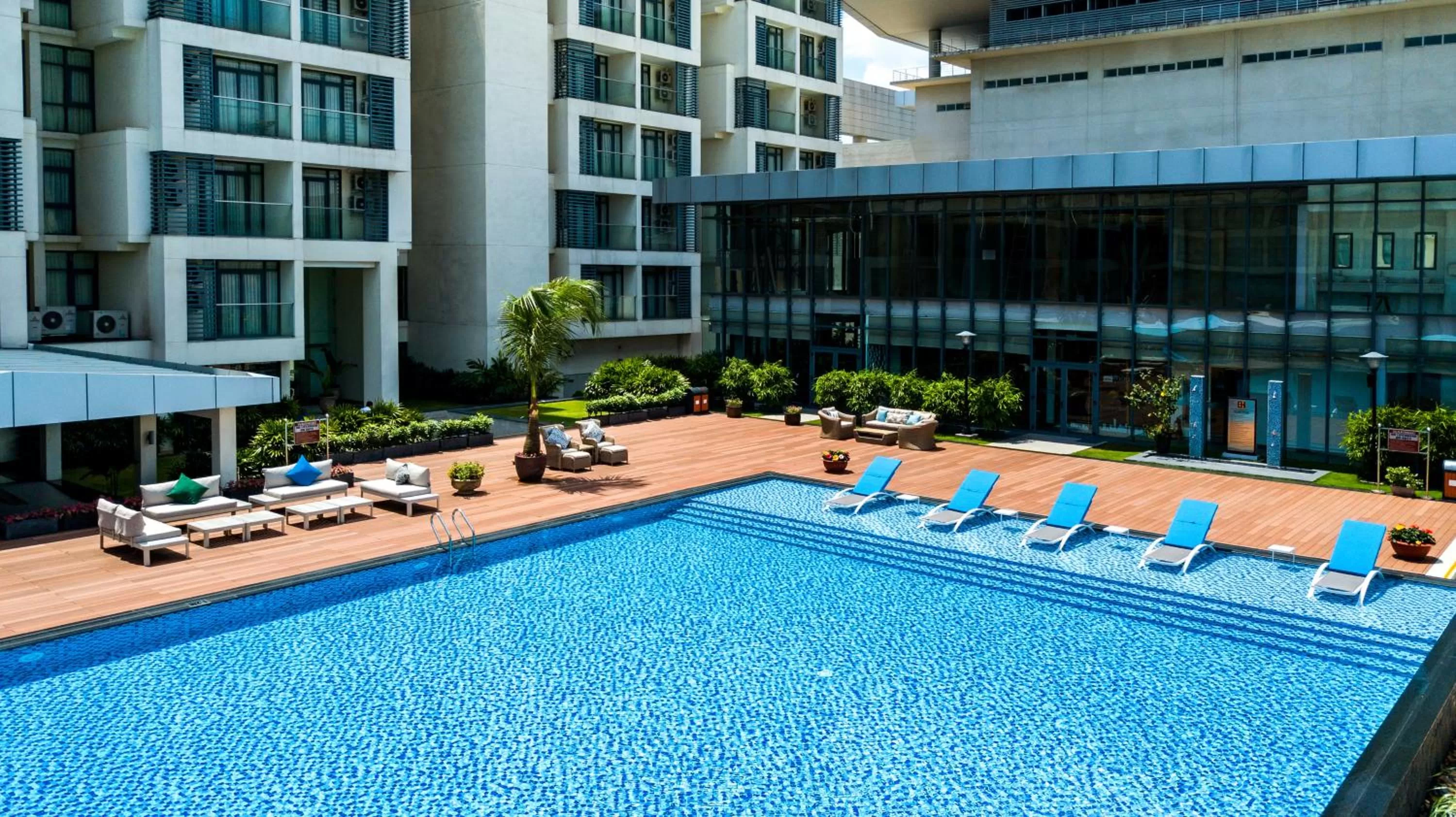 Swimming pool in Becamex Hotel New City