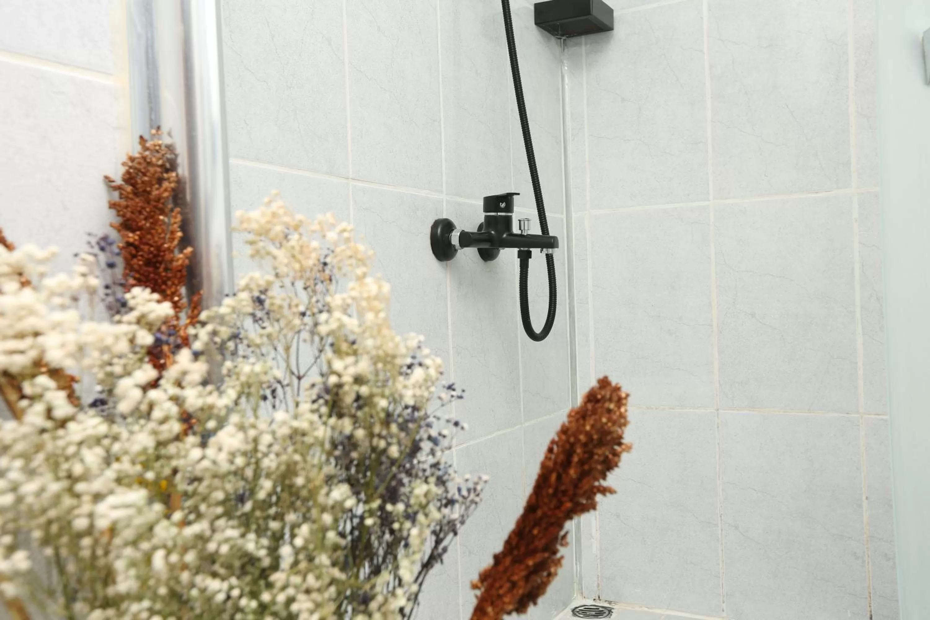 Shower in Perazre Hotel