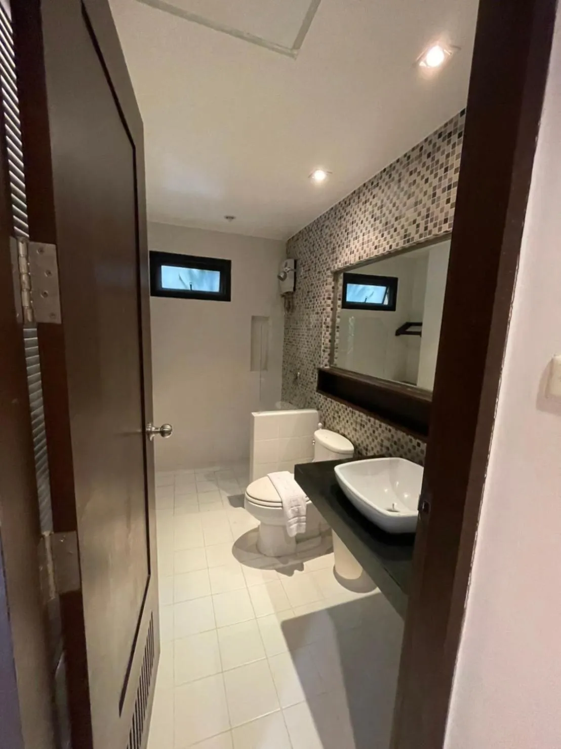 Bathroom in Evergreen Resort