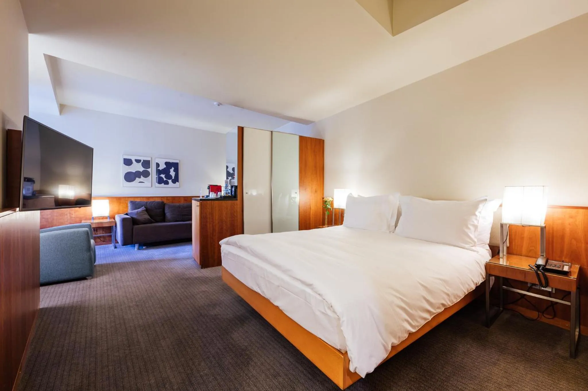 Photo of the whole room, Bed in Peakture Hotel