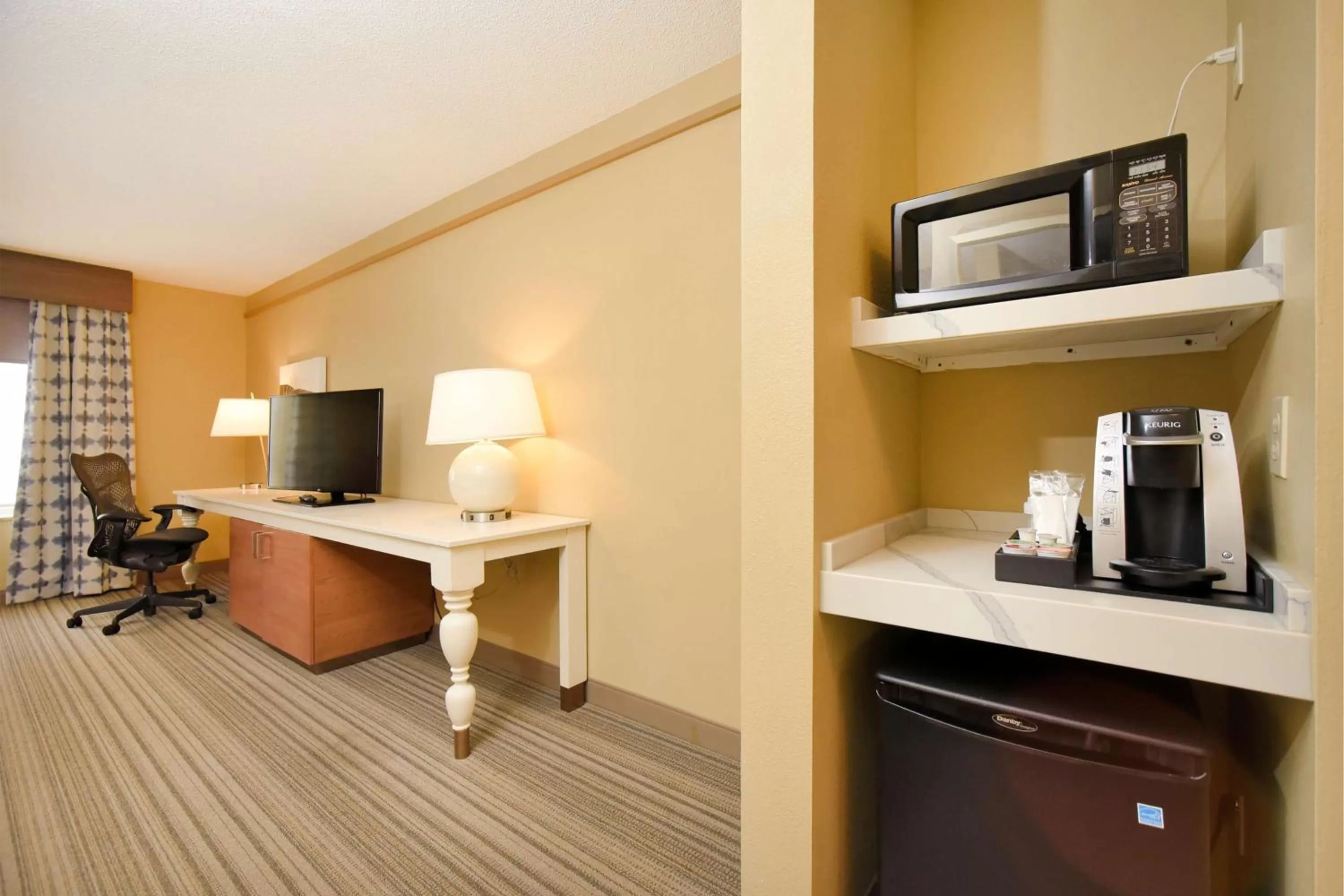 Bedroom in Hilton Garden Inn Saratoga Springs