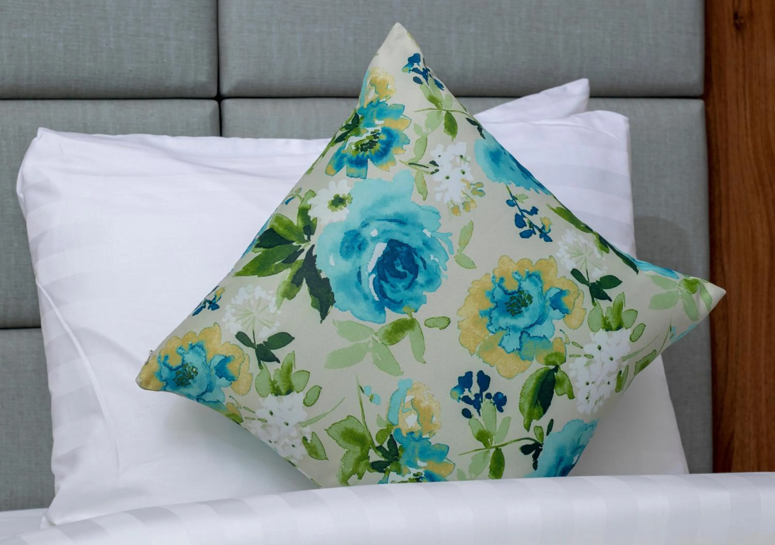 Bed in Jacob's Garden Hotel