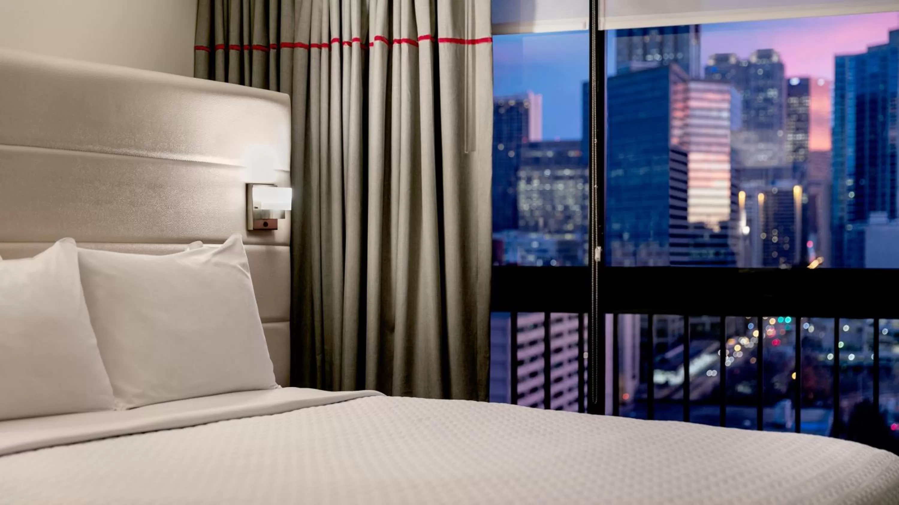 Photo of the whole room, Bed in Crowne Plaza Atlanta - Midtown by IHG