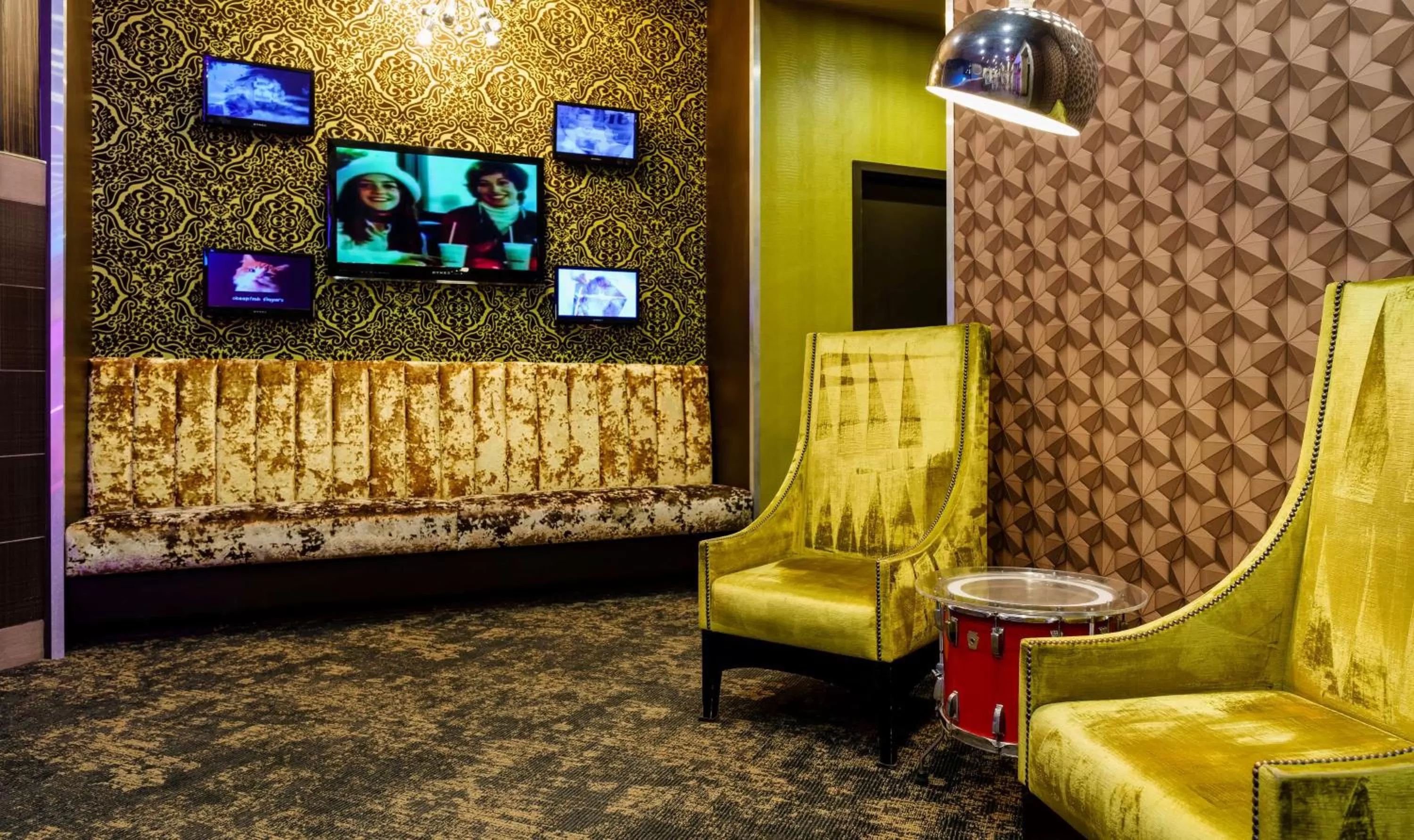 Lobby or reception in The Verve Boston Natick, Tapestry Collection by Hilton